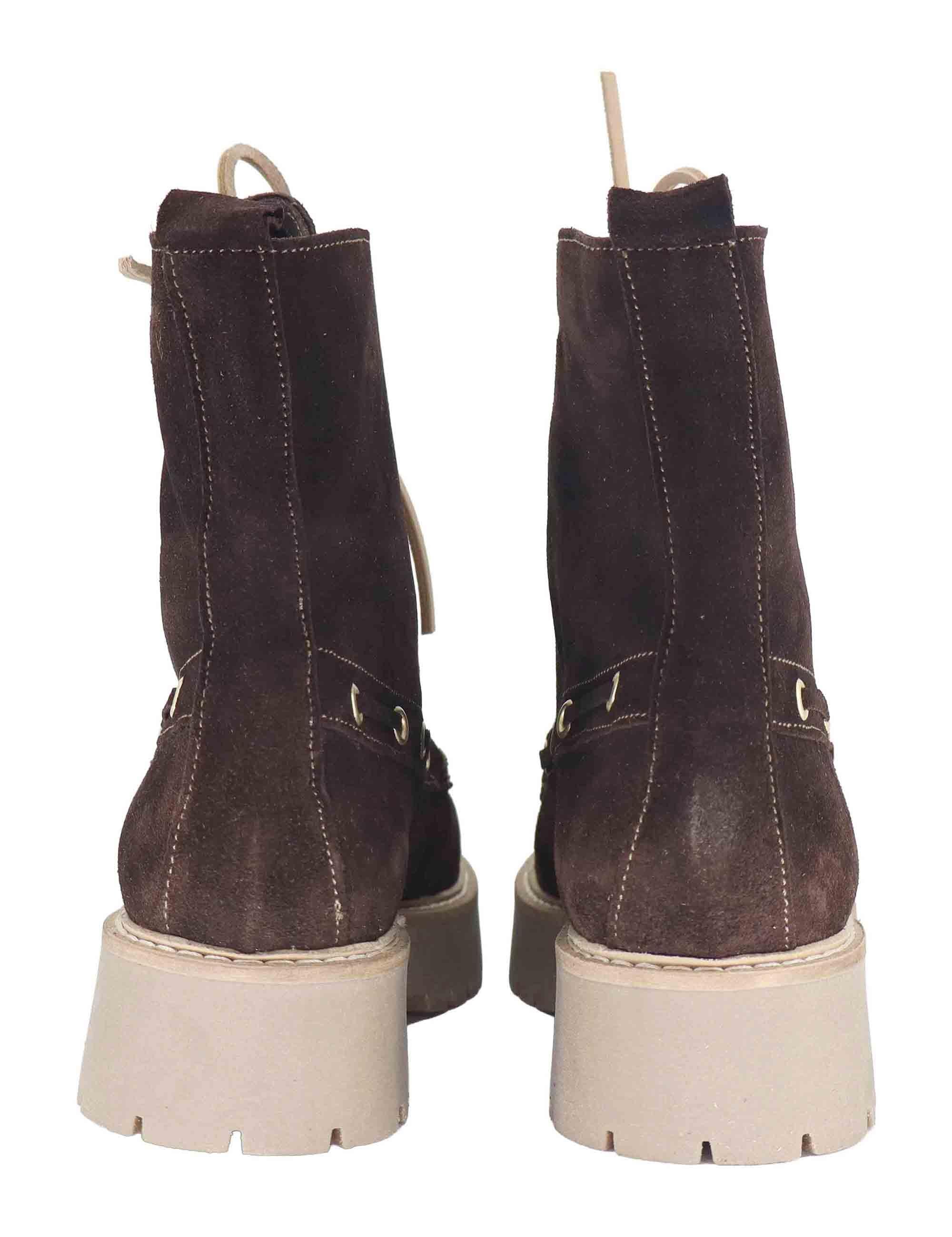 Stivaletti donna realizzati in crosta marrone con suola carrarmato SP17 014 Spatarella 