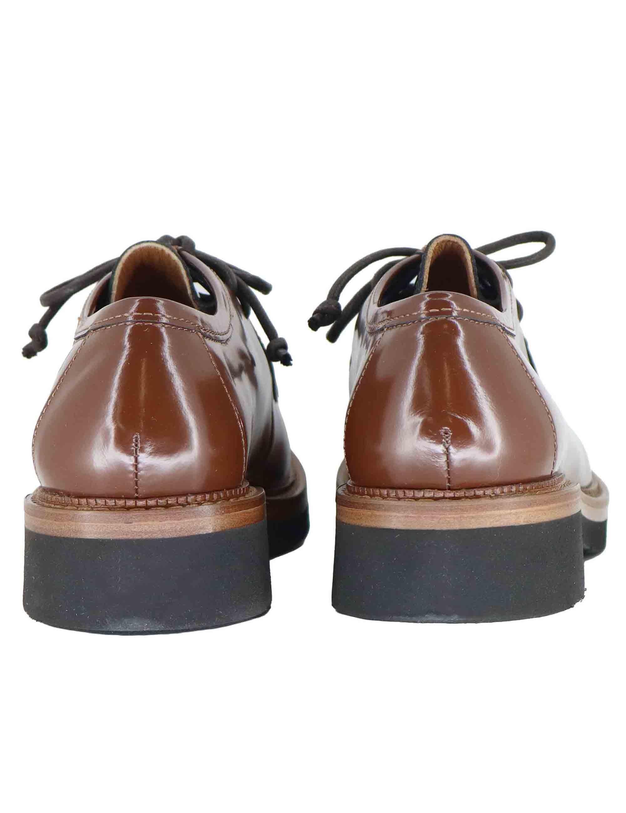 Stringate donna in pelle marrone con vaschetta in contrasto e suola in gomma SP3225 014 Spatarella 
