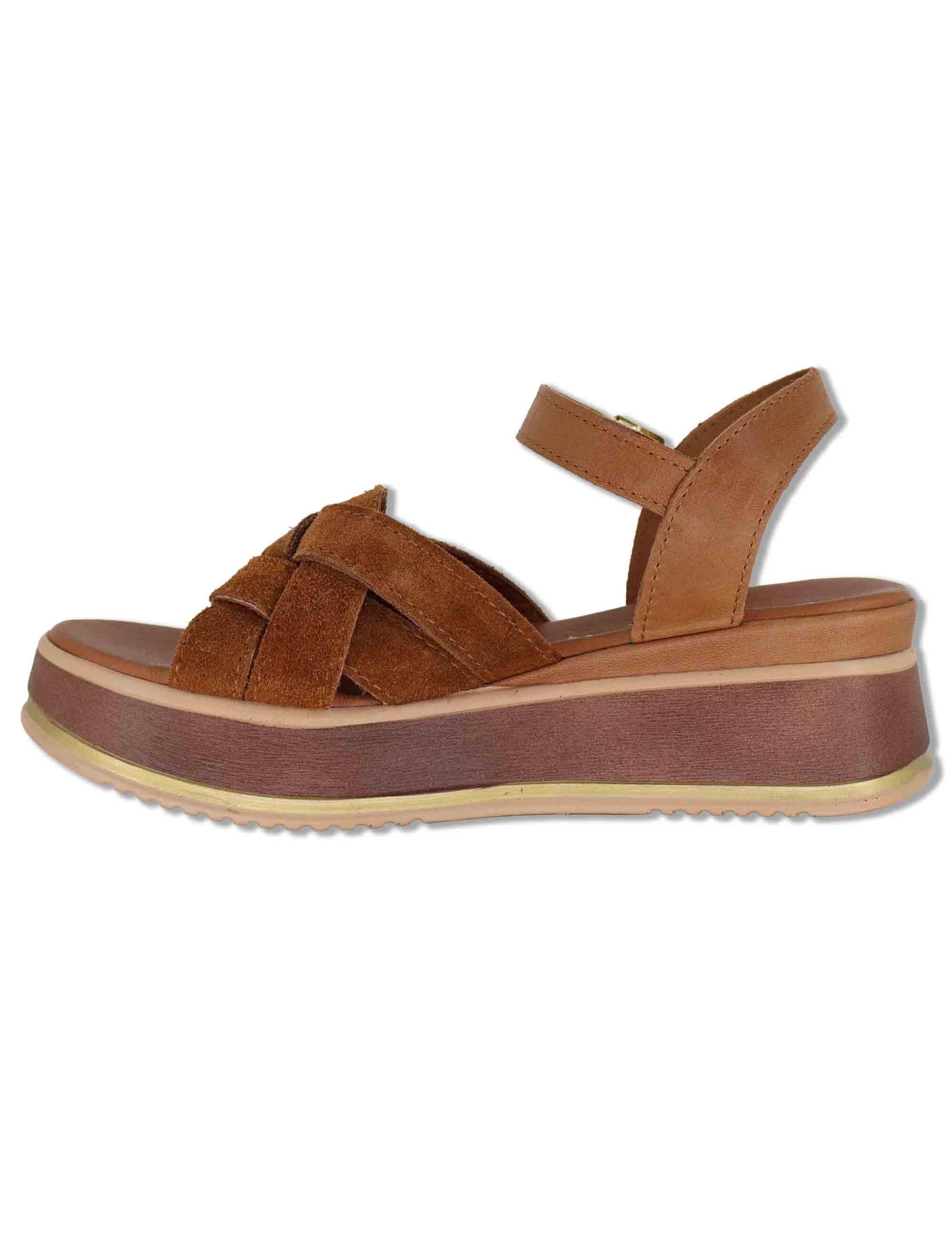 Sandali donna in camoscio cuoio con cinturino alla caviglia e zeppa in gomma SP261325 014 Spatarella 