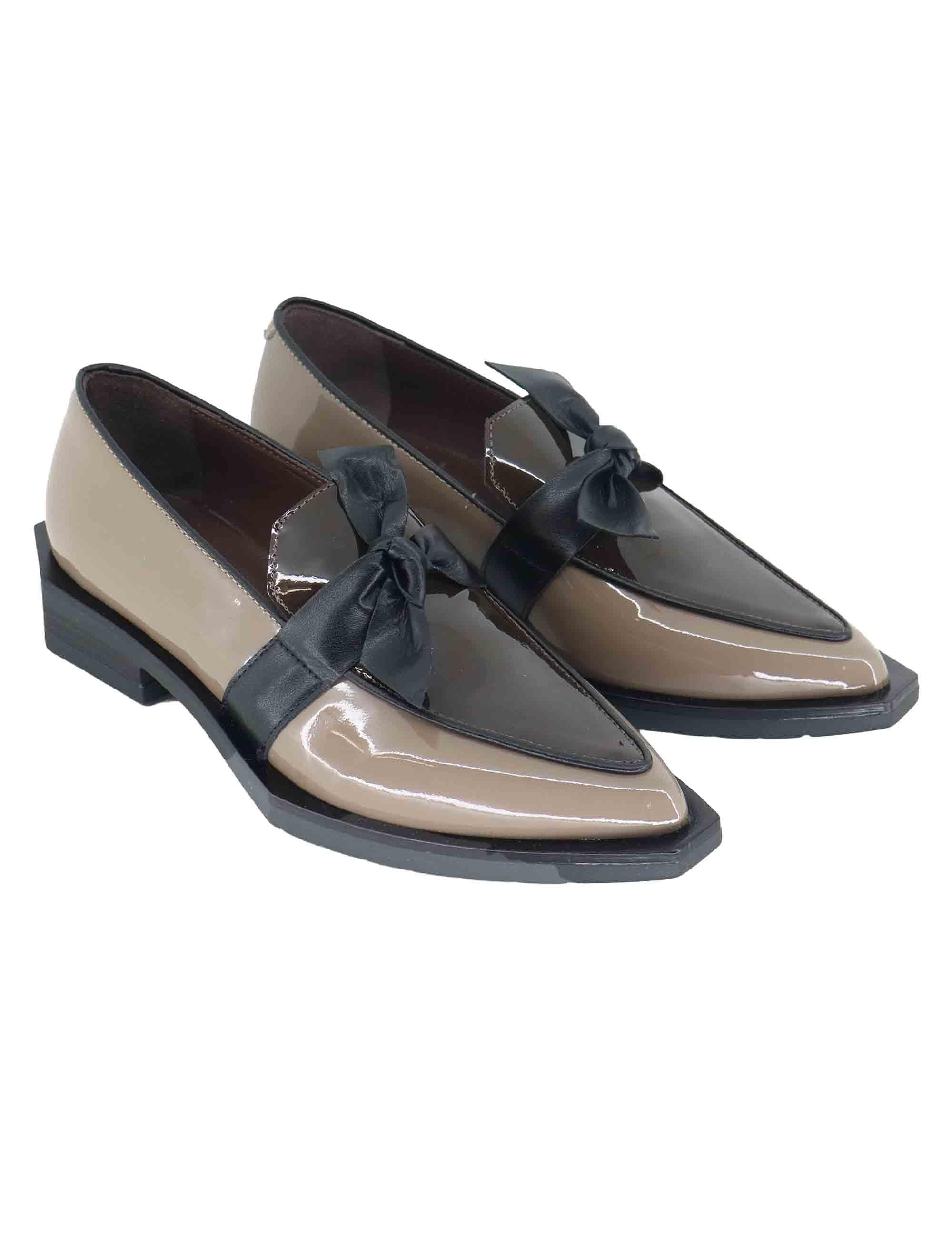 Mocassini donna in vernice taupe tacco basso G23 1 Le Bohemien 