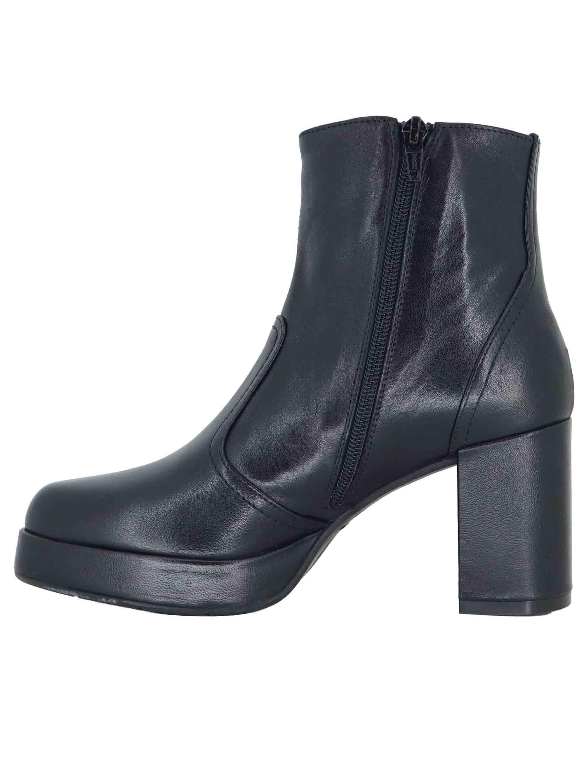 Stivaletti donna in pelle nera con tacco alto e plateau SP2347 001 Spatarella 