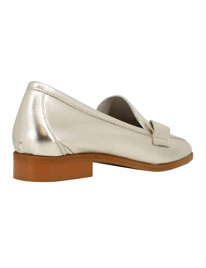 Mocassini donna in pelle laminata platino con suola in gomma SPE20 600 Spatarella 