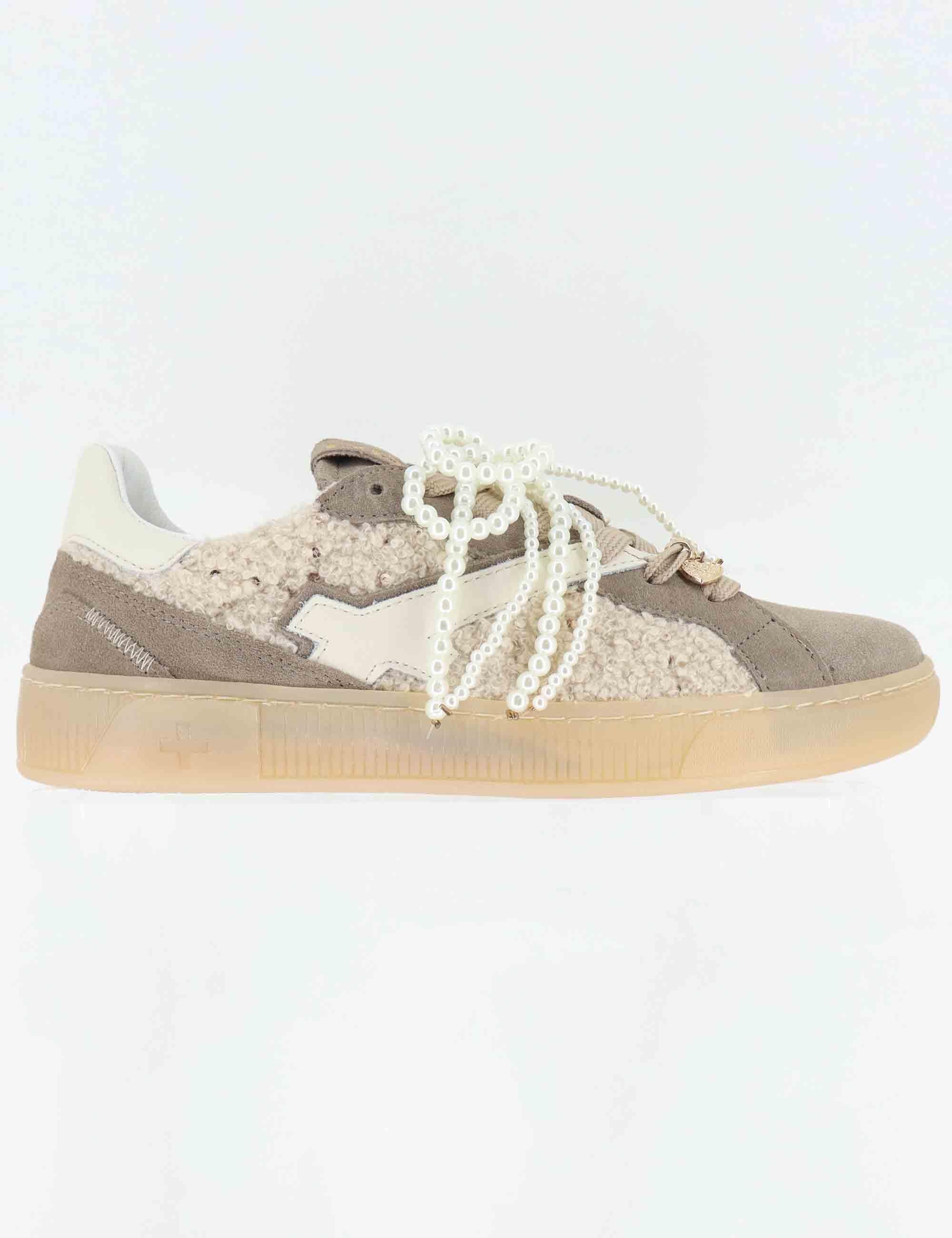 Sneakers donna in pelle e camoscio beige con charms BLUE 30A Gio + 