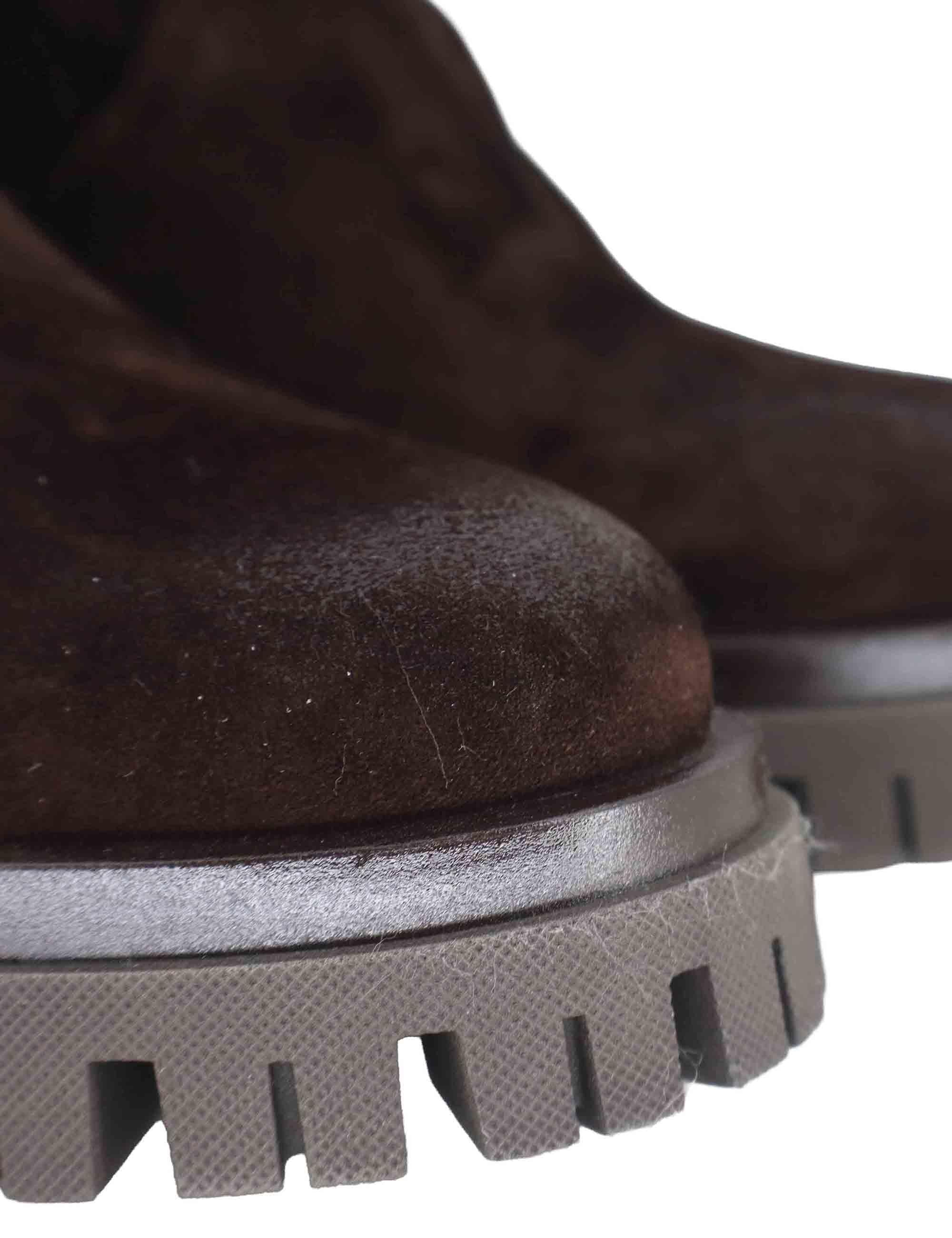 Stivaletti donna in camoscio marrone con fibbietta laterale e tacco basso SP33 014 Spatarella 