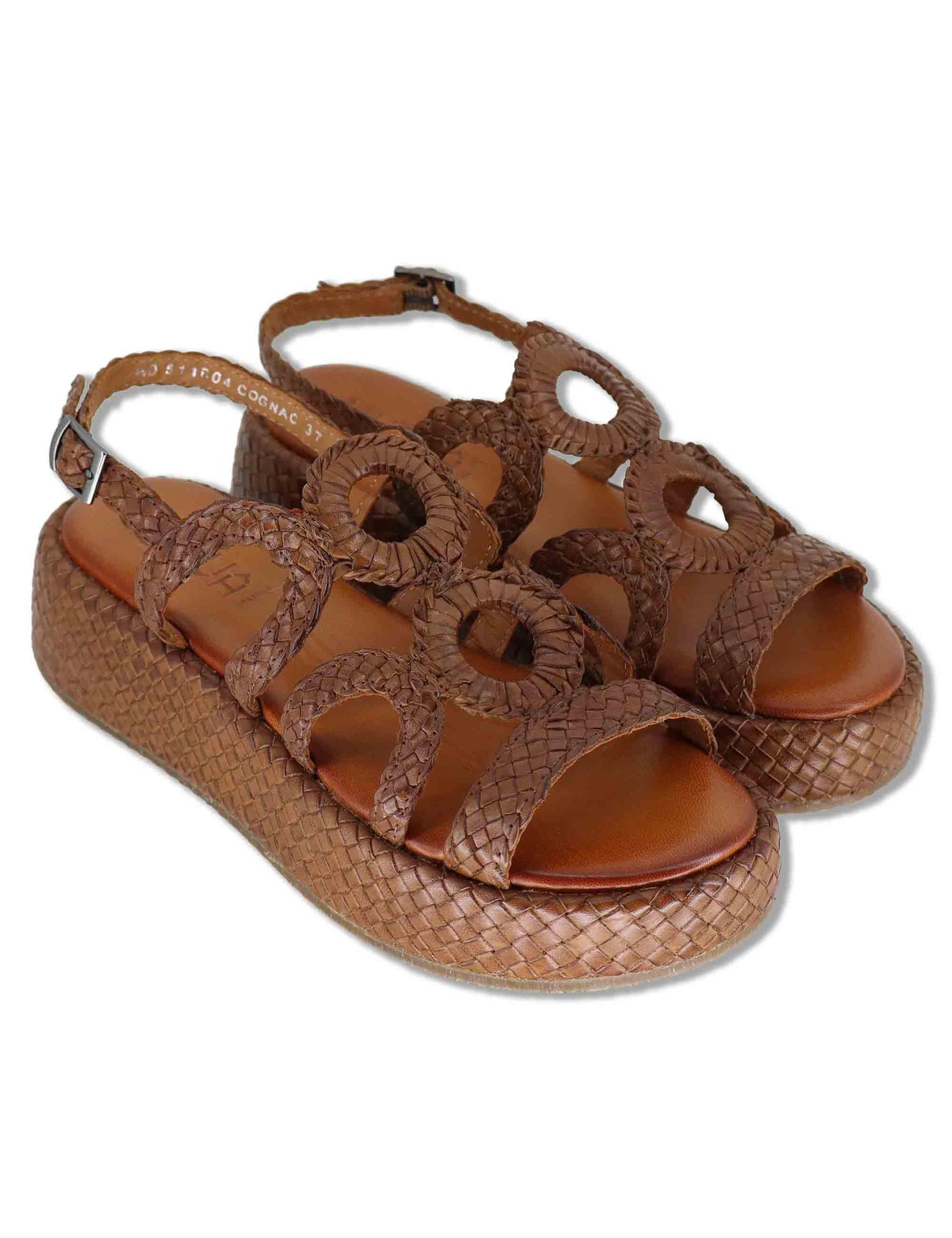 Sandali donna in pelle intrecciata cuoio con zeppa e cinturino posteriore WD511R04 500053 Vueva 