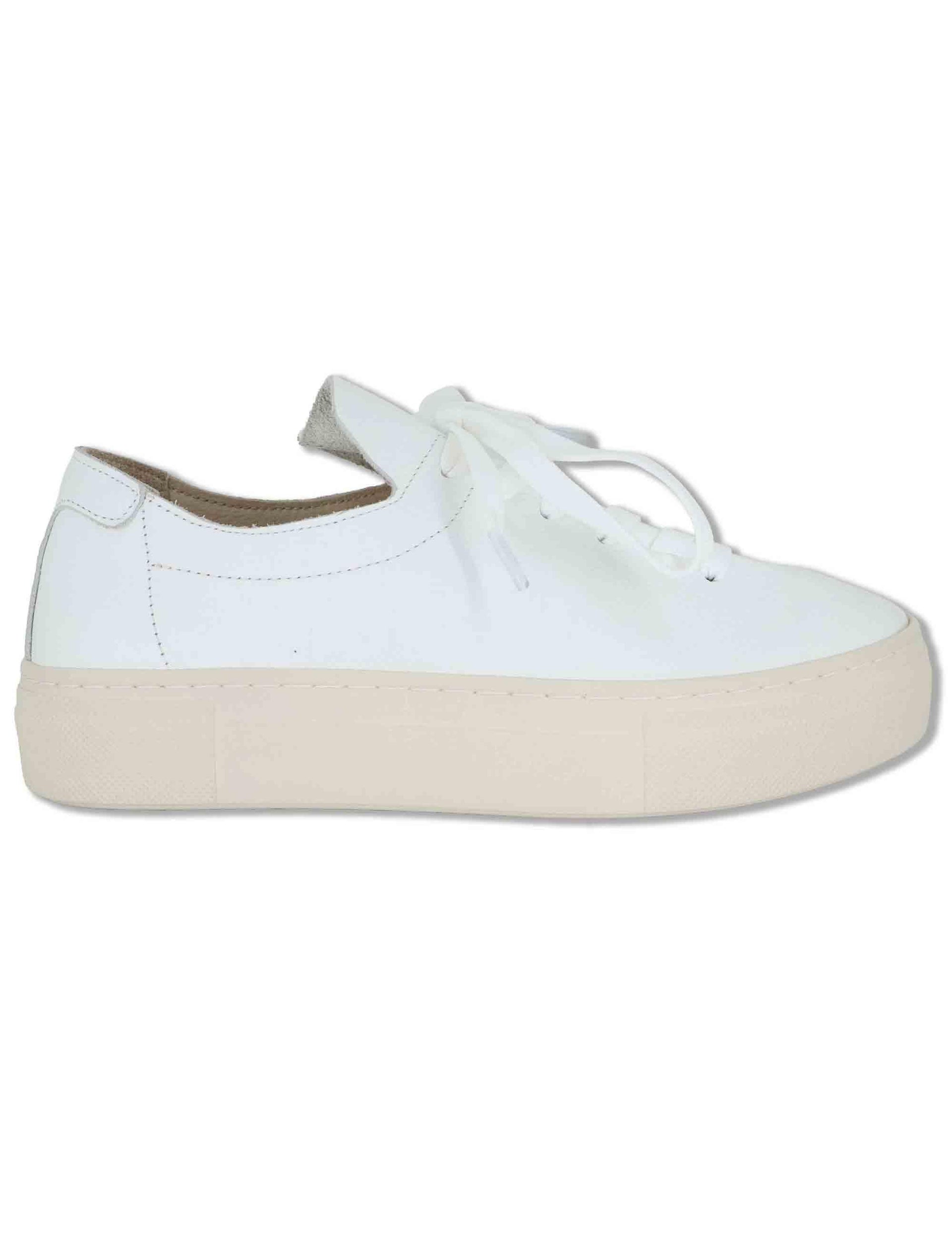 Sneakers donna in pelle bianca con linguetta arricciata e laccio in tulle SP60030 100 Spatarella 