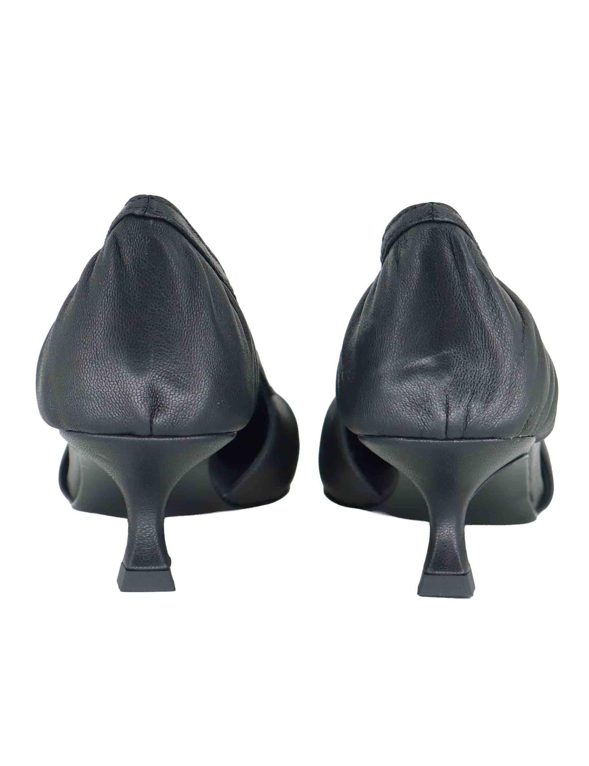 Decollete donna in pelle nera plisse con tacco basso 596Z10VK 03 Bibi Lou 