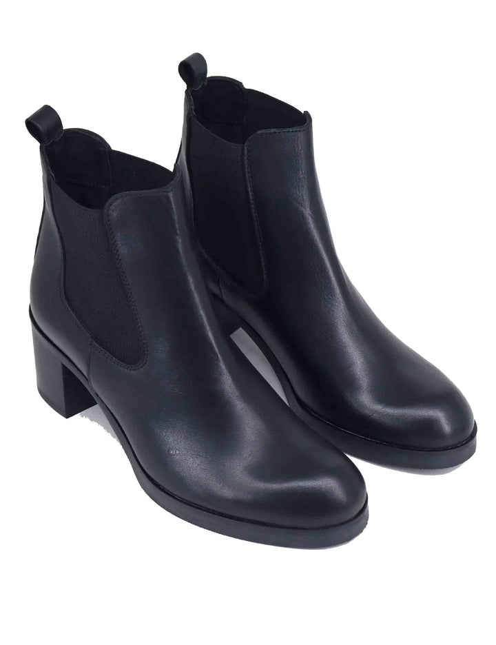 Chelsea boot donna in pelle nera con tacco medio SPTR3006 001 Spatarella 