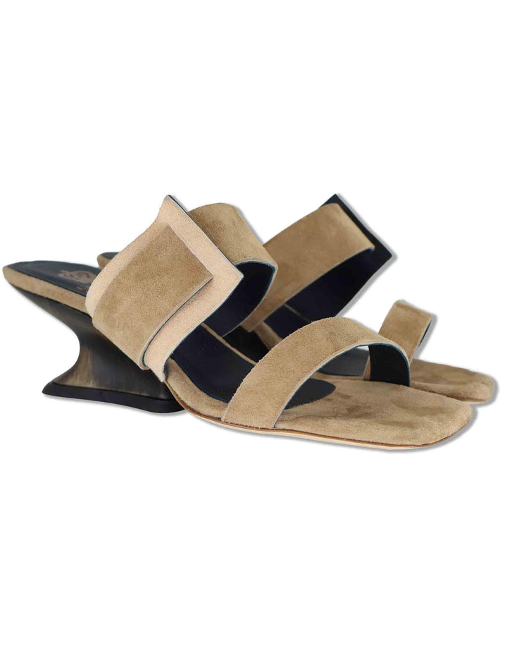 Sandali donna in camoscio taupe con doppia fascia e zeppa bassa DS2679/Z 032 L'Arianna 