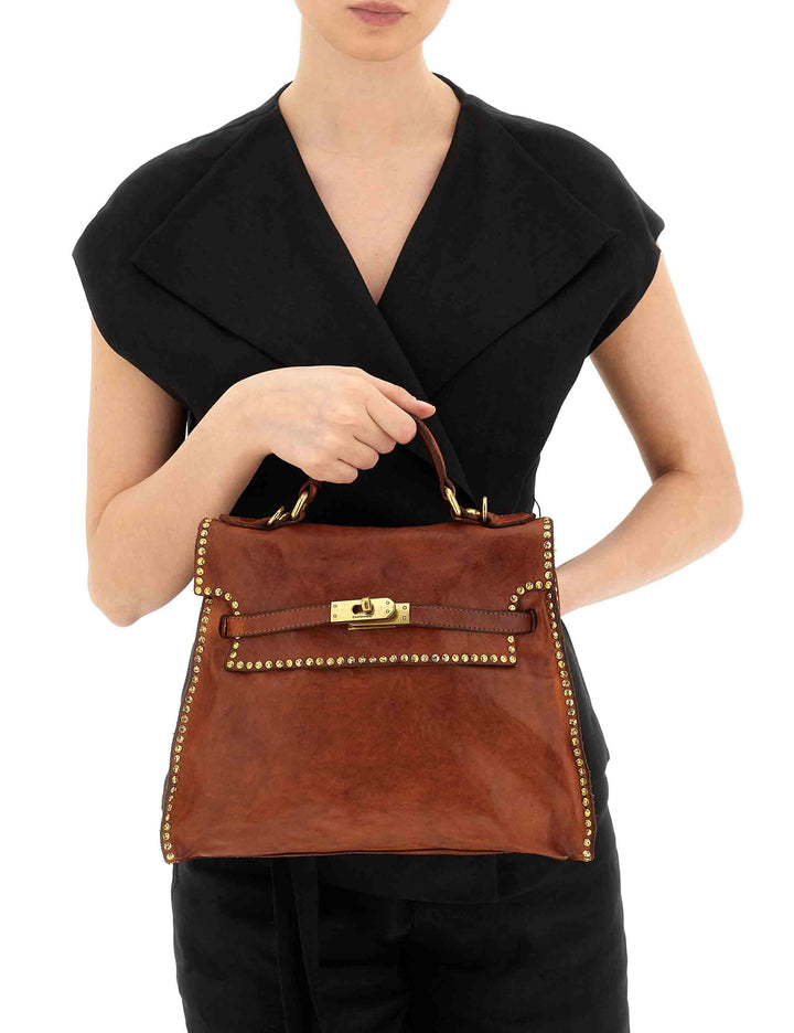 Borse donna Ginevra in pelle cuoio con borchie oro e tracolla removibile C043940ND X0007 C1502 Campomaggi 