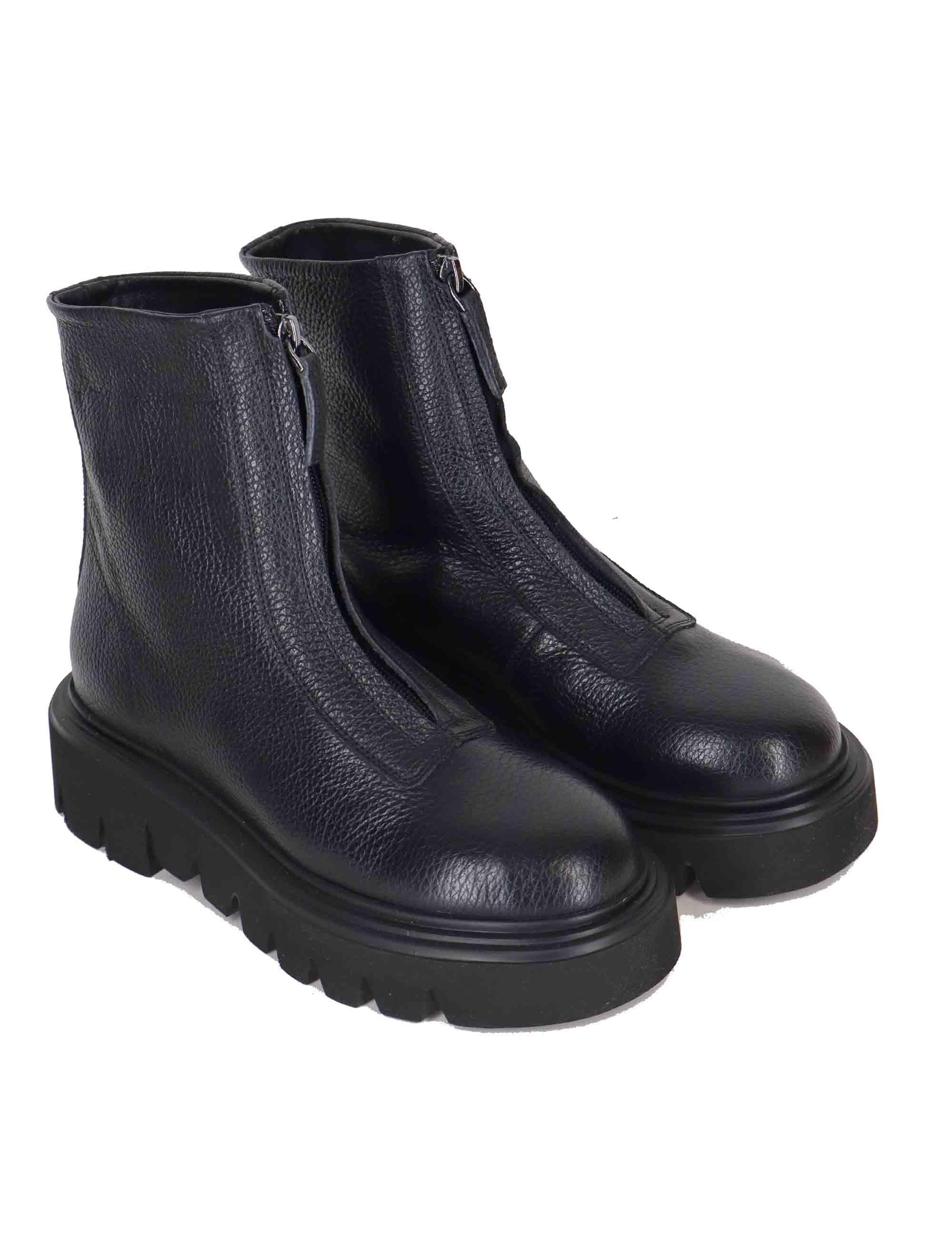 Stivaletti donna in pelle nera con suola extra light SPA7100 001 Spatarella 