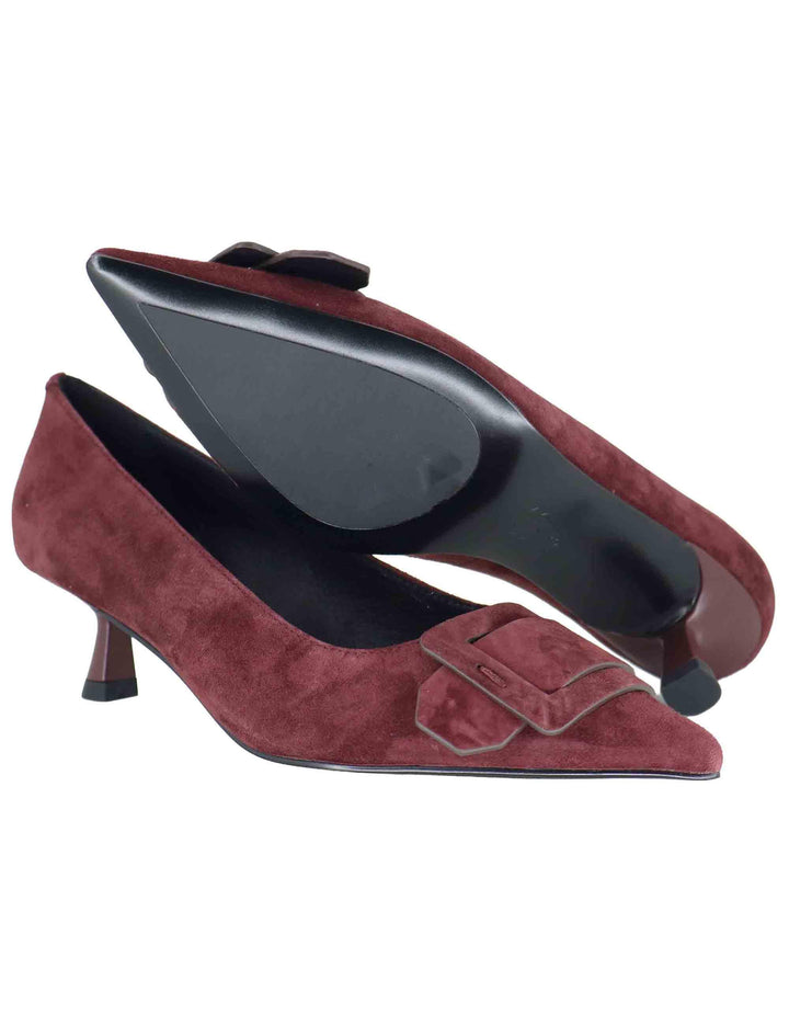 Decollete donna in camoscio bordeaux con tacco medio e fibbia anteriore 636Z30VK 40 Bibi Lou 