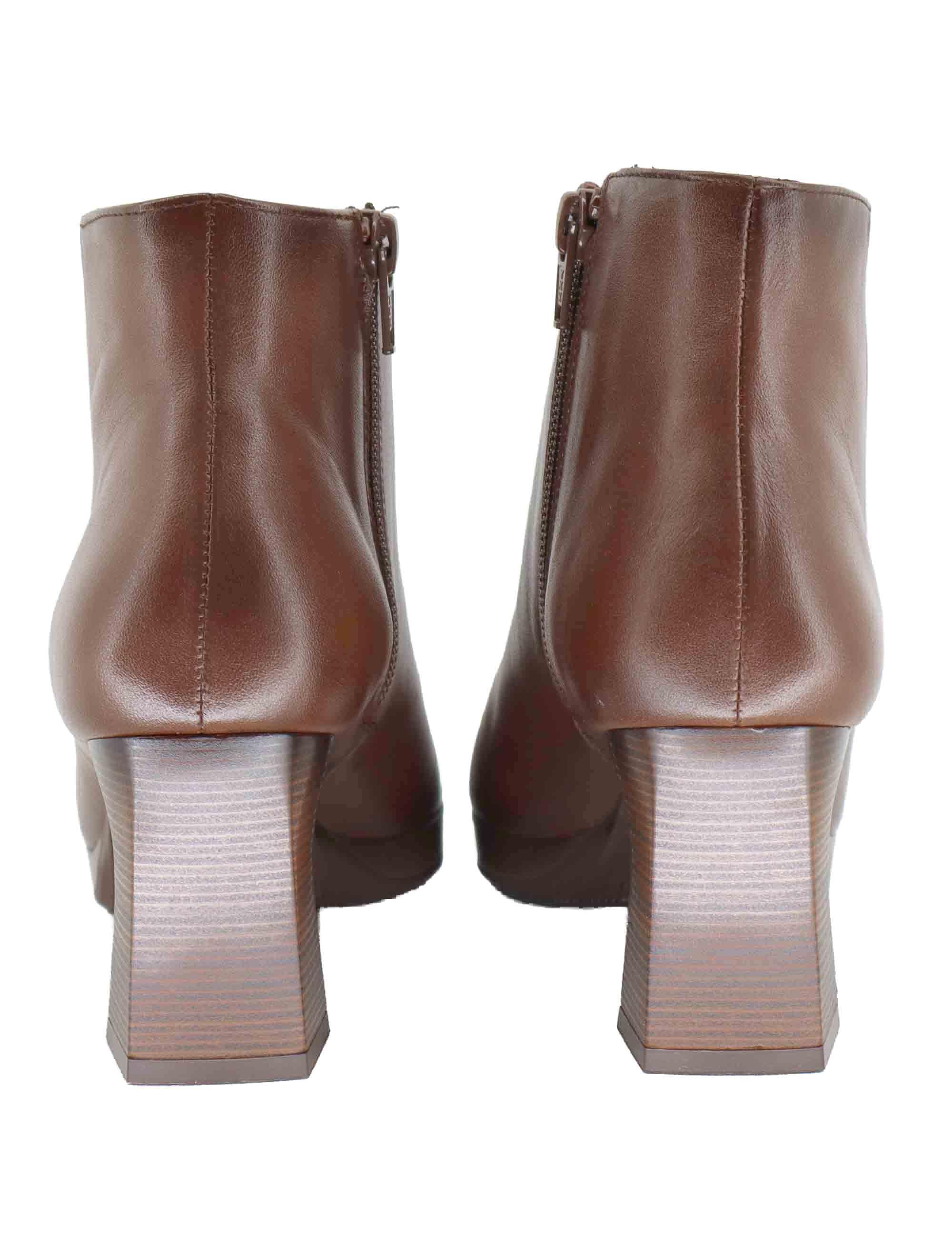 Stivaletti donna in pelle marrone con tacco alto HI254270 C011 Hispanitas 
