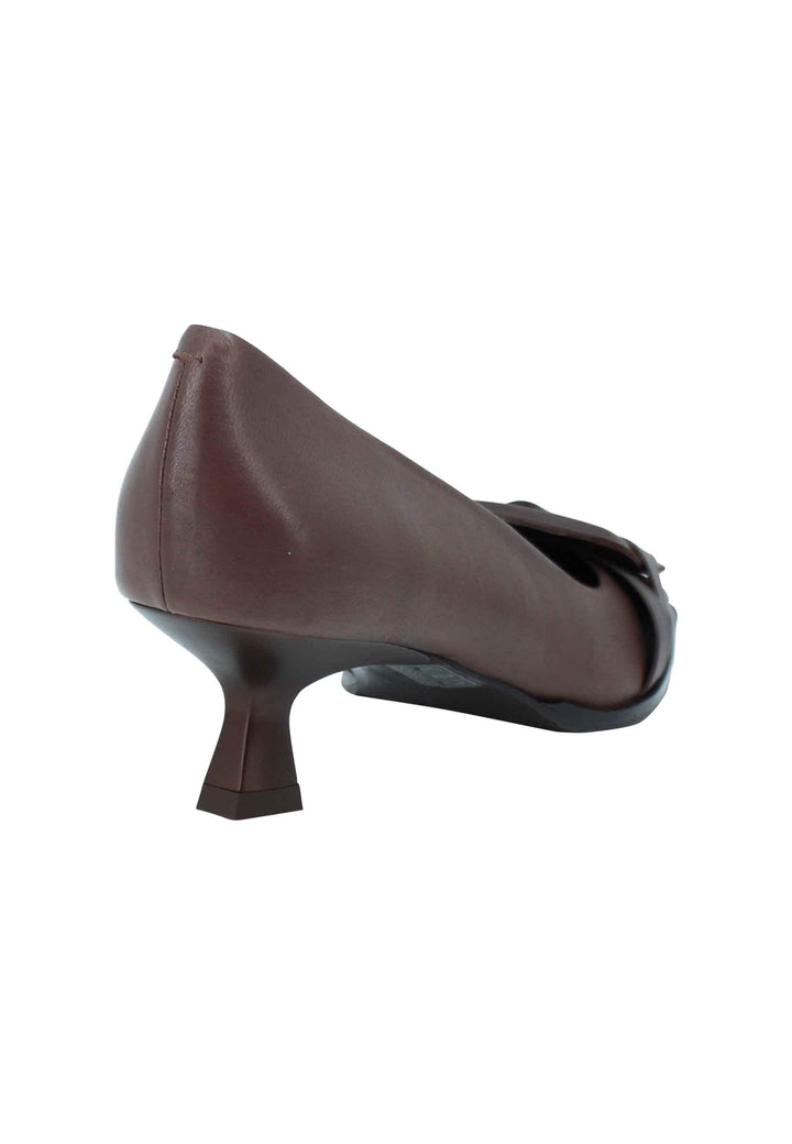 Décolleté donna in pelle marrone tacco basso con accessorio 1924 012 Zinda 
