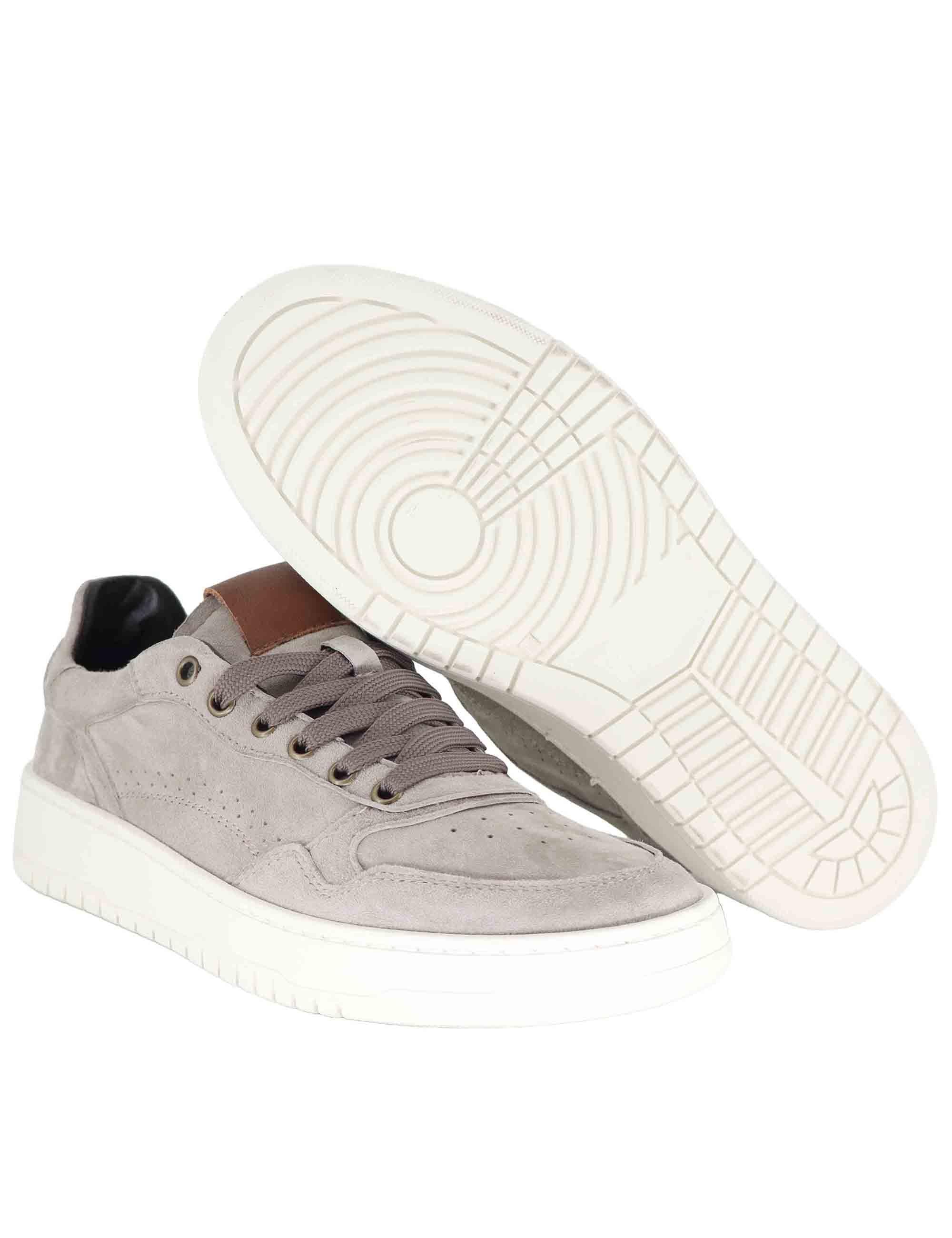 Sneakers uomo in camoscio grigio con suola in gomma ultraleggera SPOR5540 060 Spatarella 