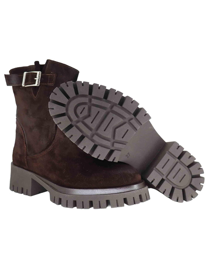 Stivaletti donna in camoscio marrone con fibbietta laterale e tacco basso SP33 014 Spatarella 