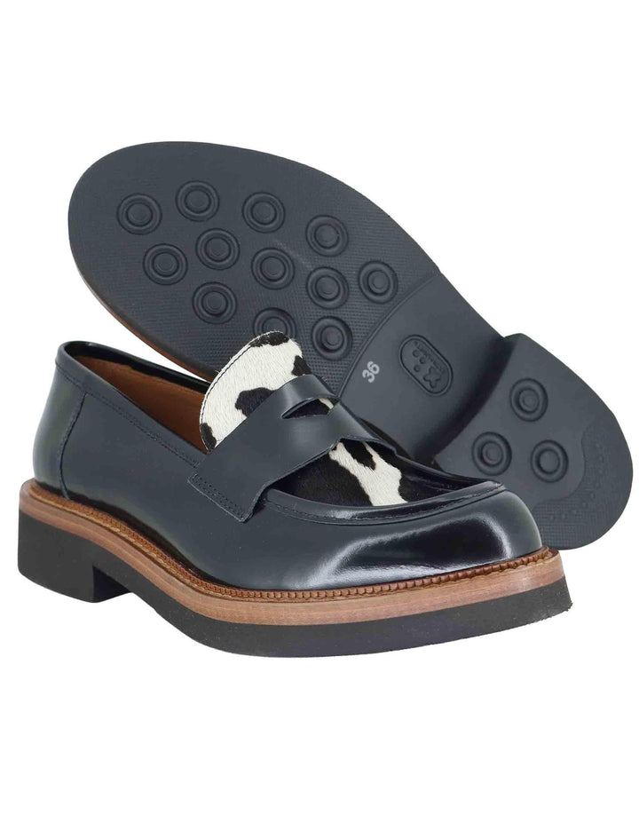 Mocassini donna in pelle nera con vaschetta in contrasto e suola in gomma SP3276 001 Spatarella 
