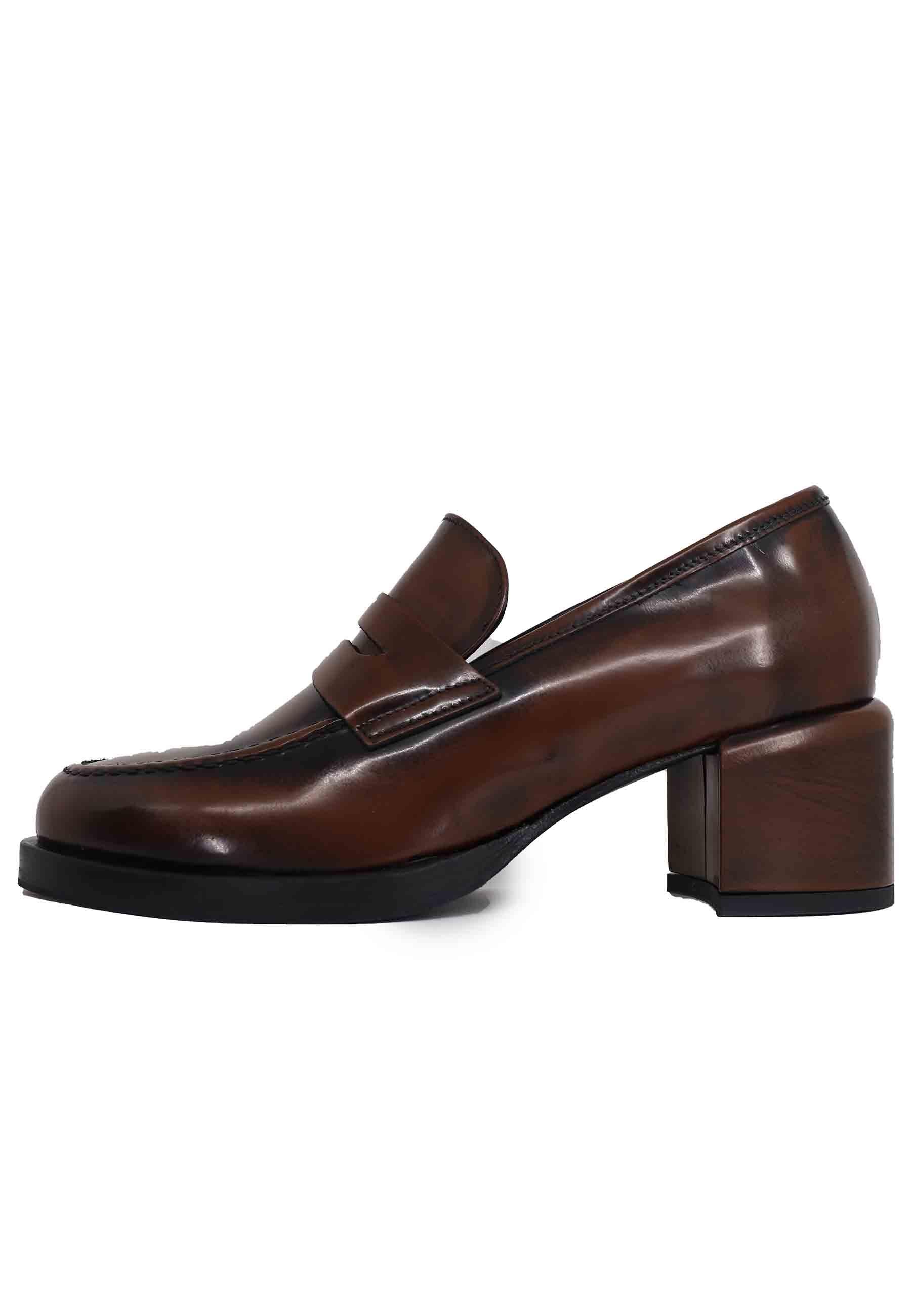 Mocassini donna in pelle marrone con tacco in pelle e punta tonda SMA23 012 Poesie Veneziane 