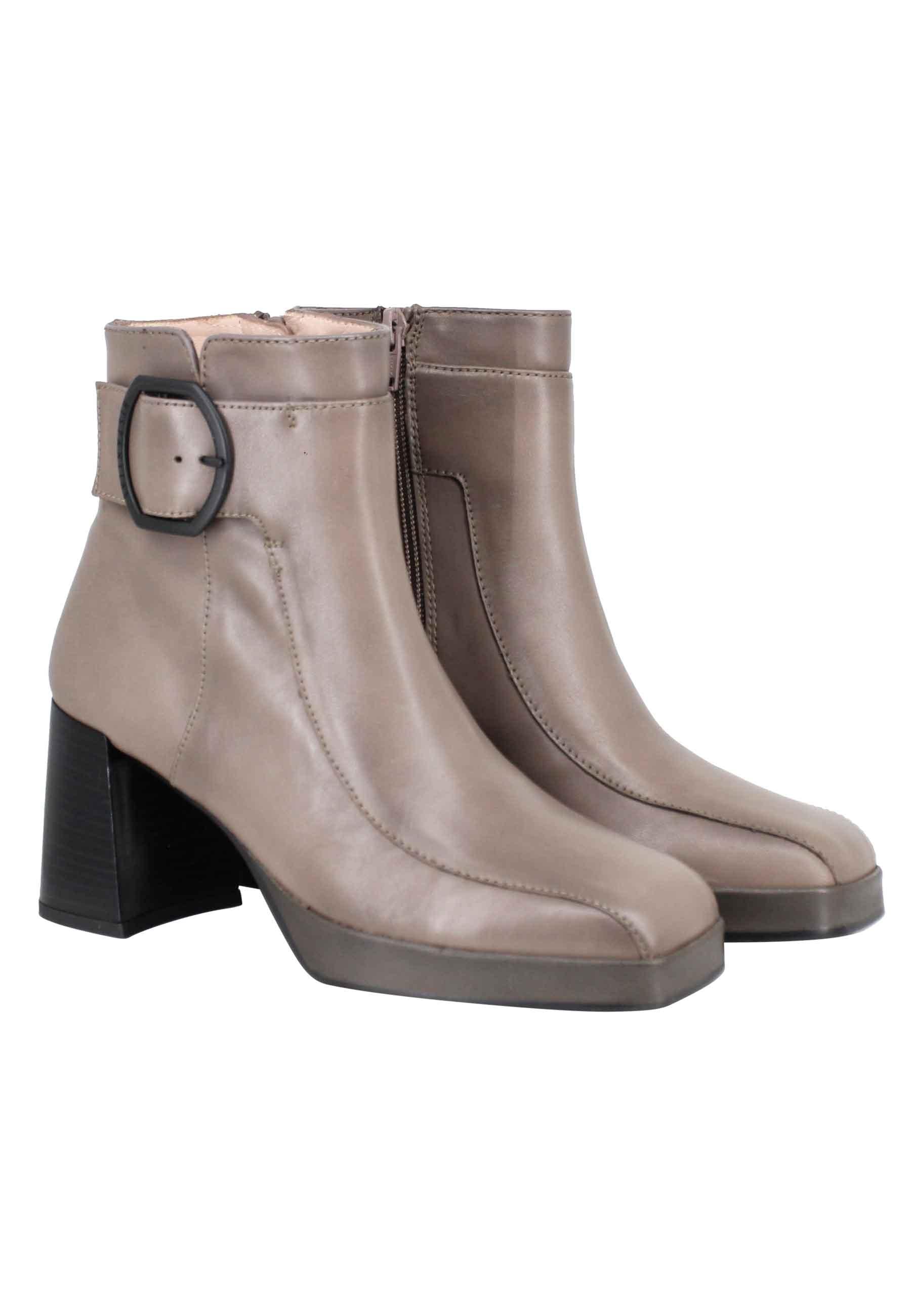 Stivaletti donna in pelle grigia con cinturino tacco e plateau HI222294 022 Hispanitas 