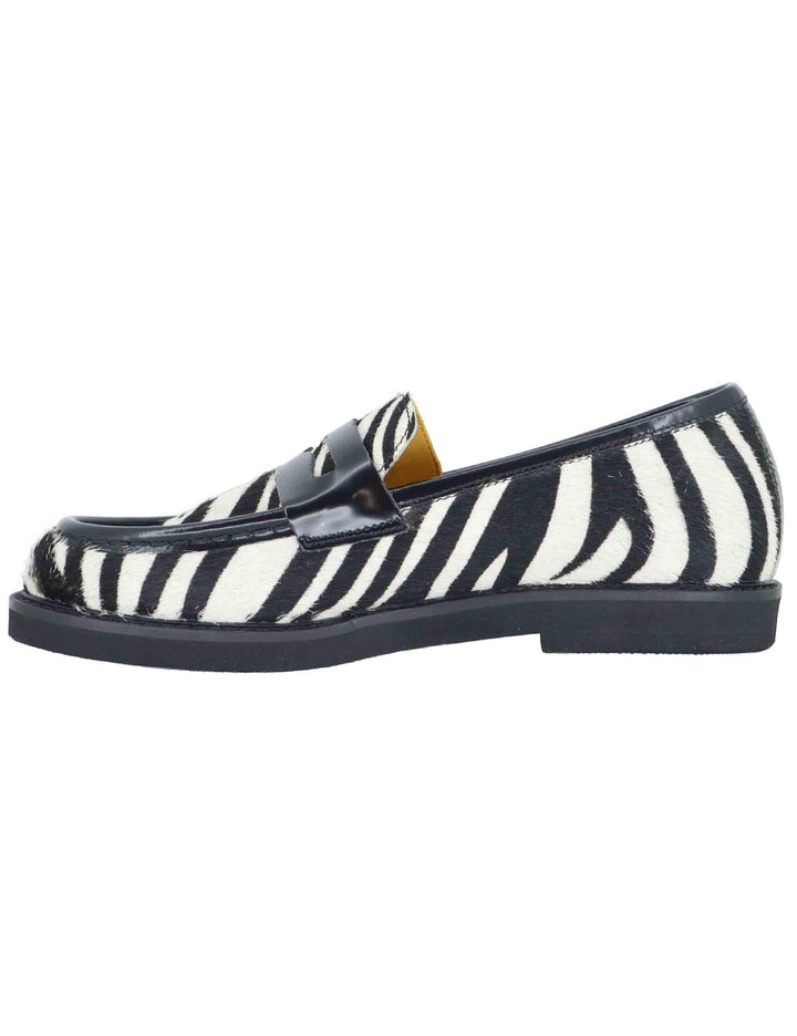 Mocassini donna in pelle nera con suola in gomma e tacco basso SP9711 001 Spatarella 