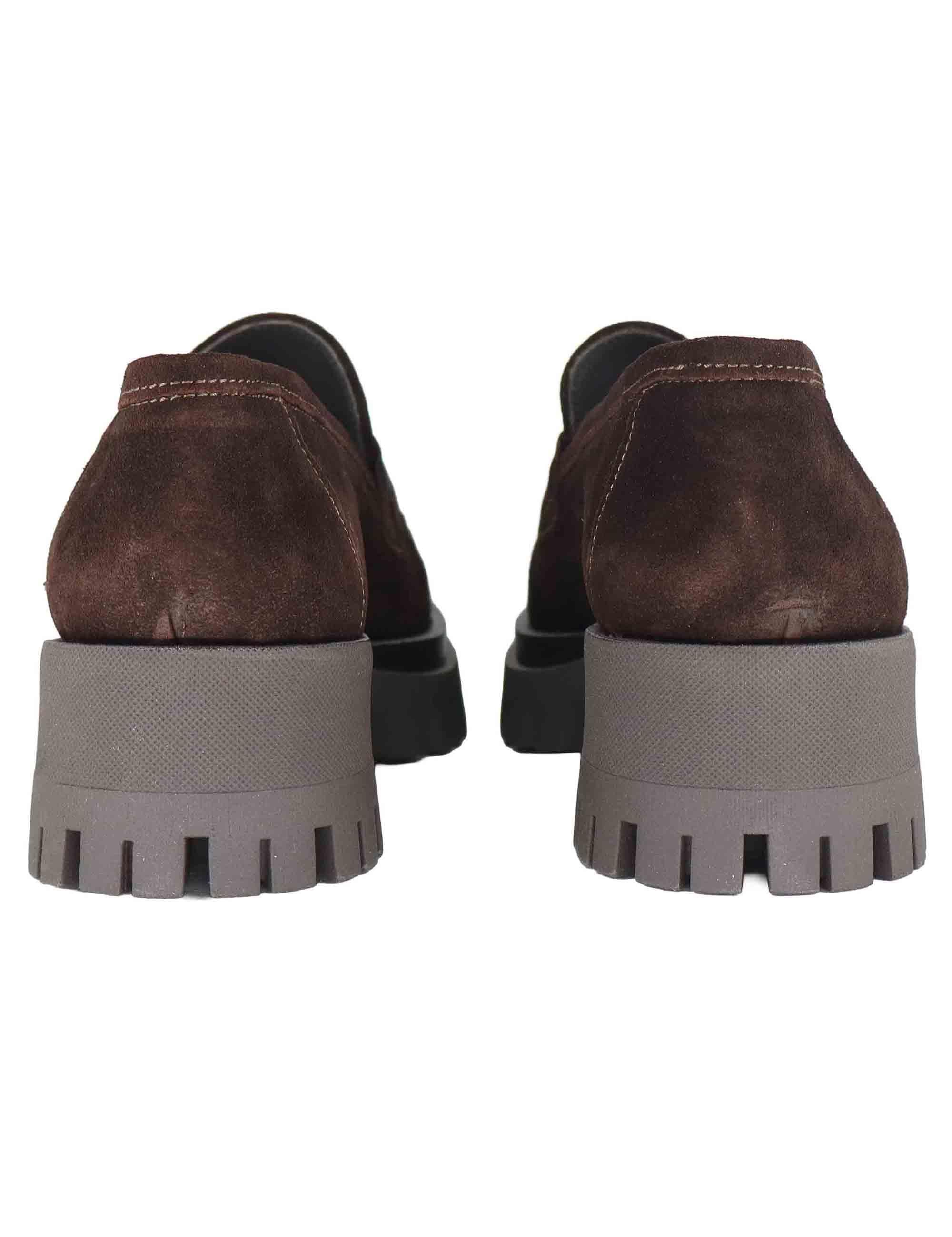 Mocassini donna in camoscio marrone con suola in gomma carrarmato SP1205 014 Spatarella 