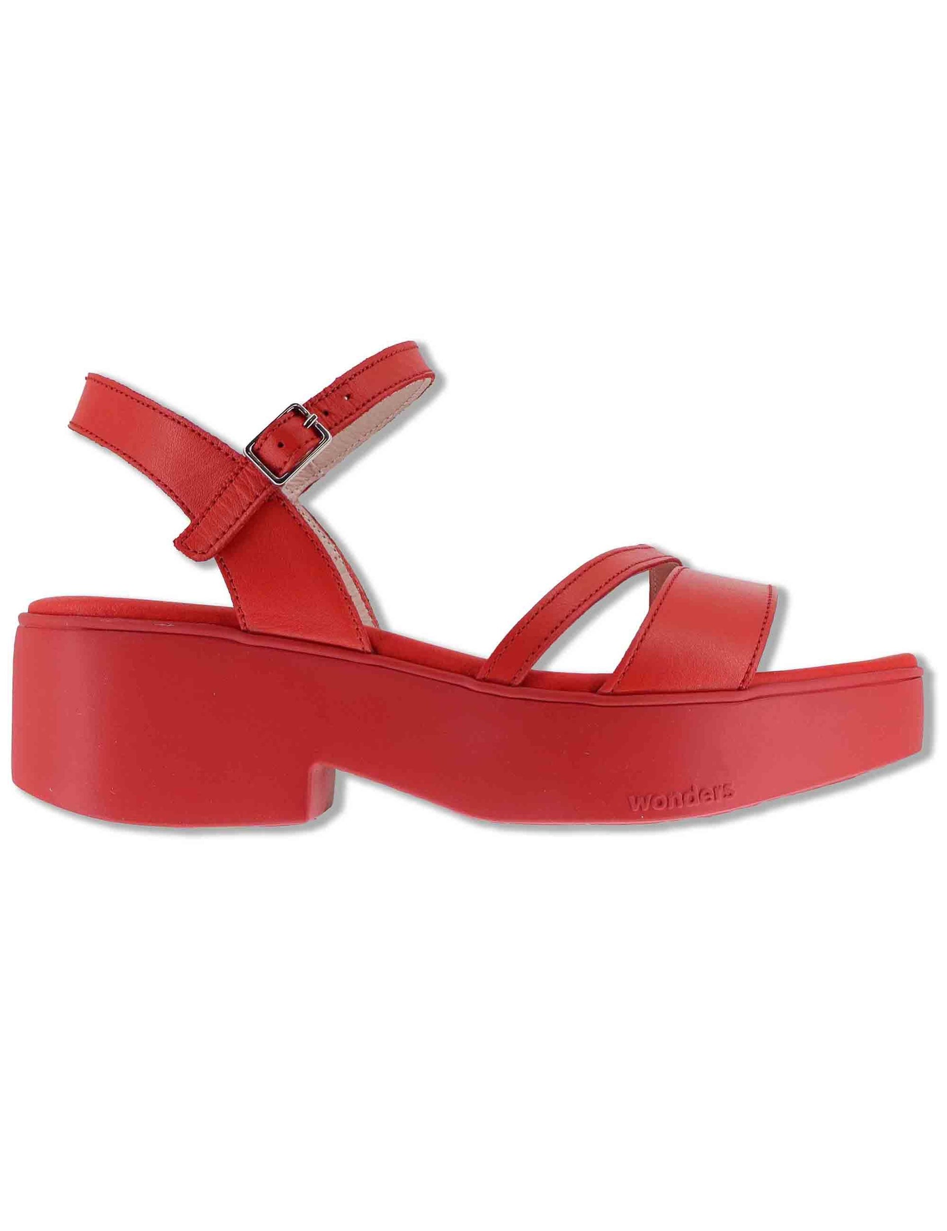 Sandali donna in pelle rossa con cinturino alla caviglia e zeppa in gomma B-1001 025 Wonders 