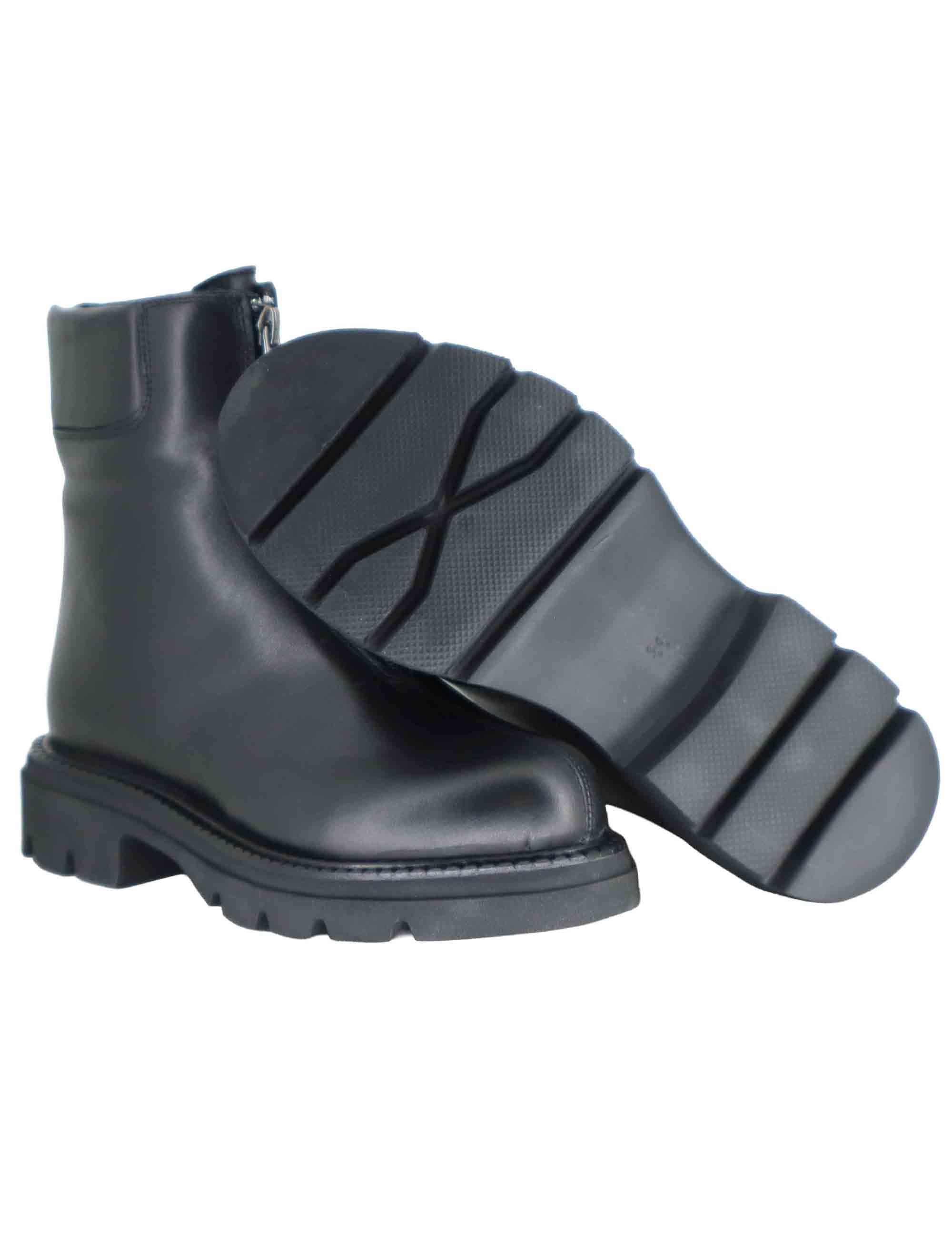 Stivaletti anfibi donna in pelle nera con zip frontale e suola in gomma SP56399 001 Spatarella 