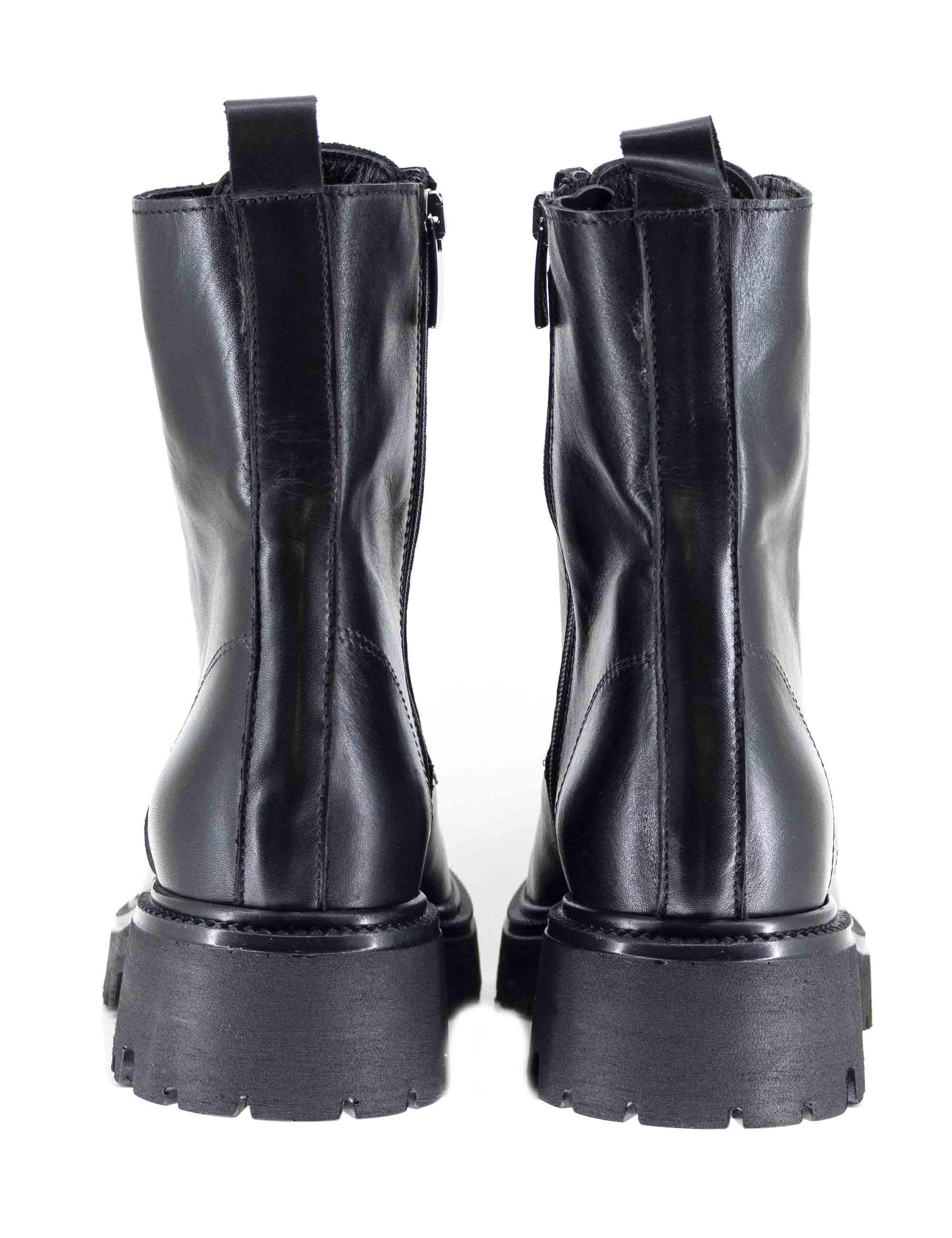 Stivaletti anfibi donna in pelle nera con elastici e suola carrarmato GAIA 13 001 Tattoo 