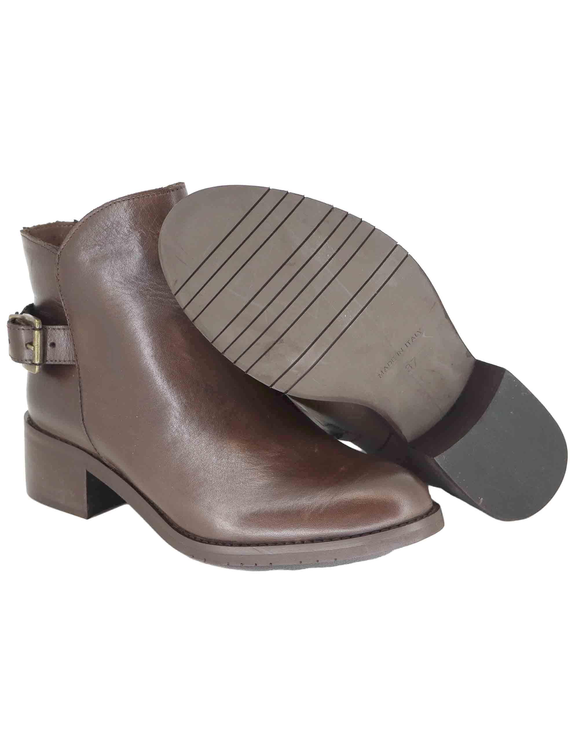 Stivaletti donna in pelle marrone con fibbia laterale e tacco medio SPST1003 014 Spatarella 