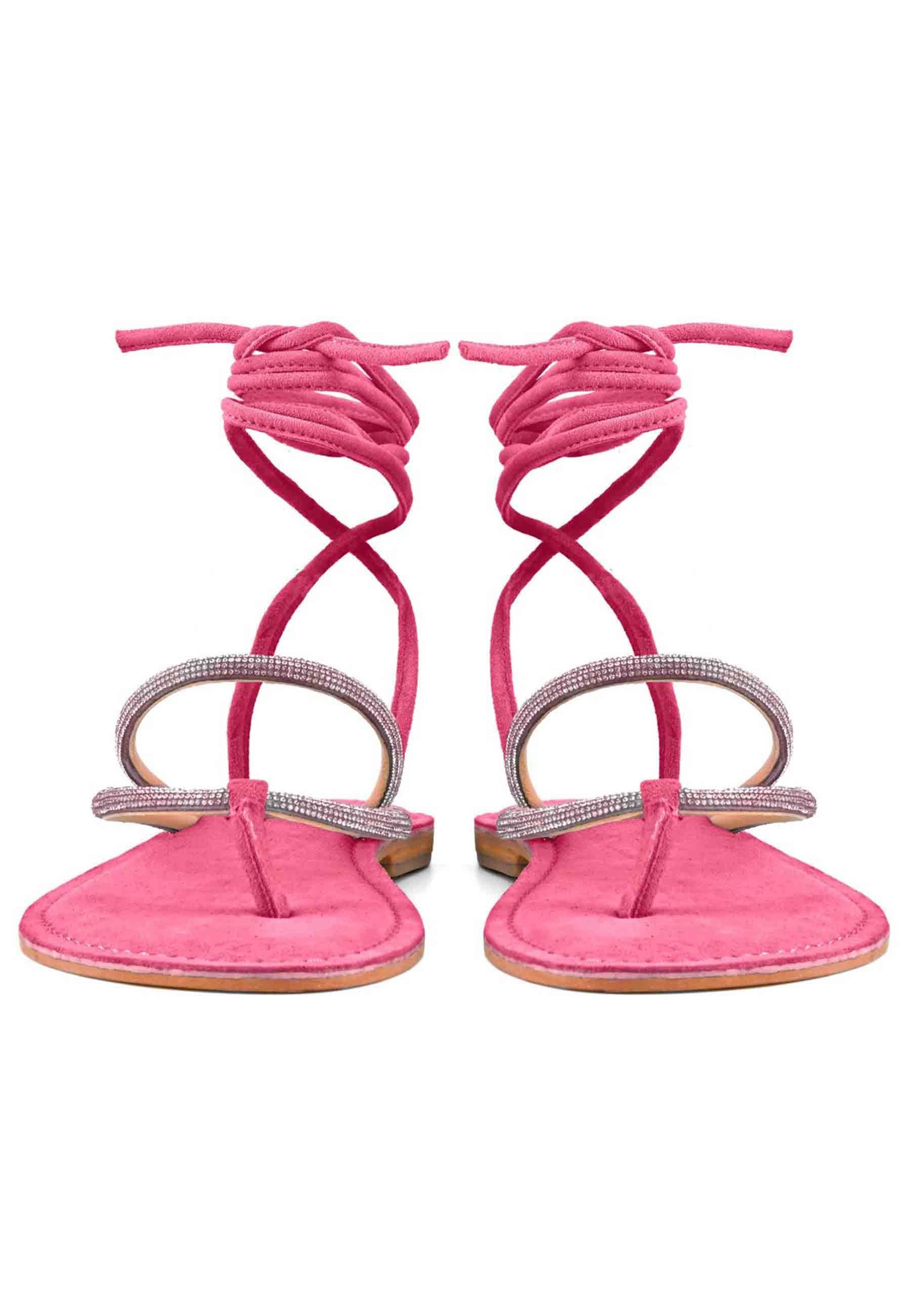Sandali flat donna infradito in camoscio fuxia con strass e lacci alla caviglia 223019 FUX Coral Blue 