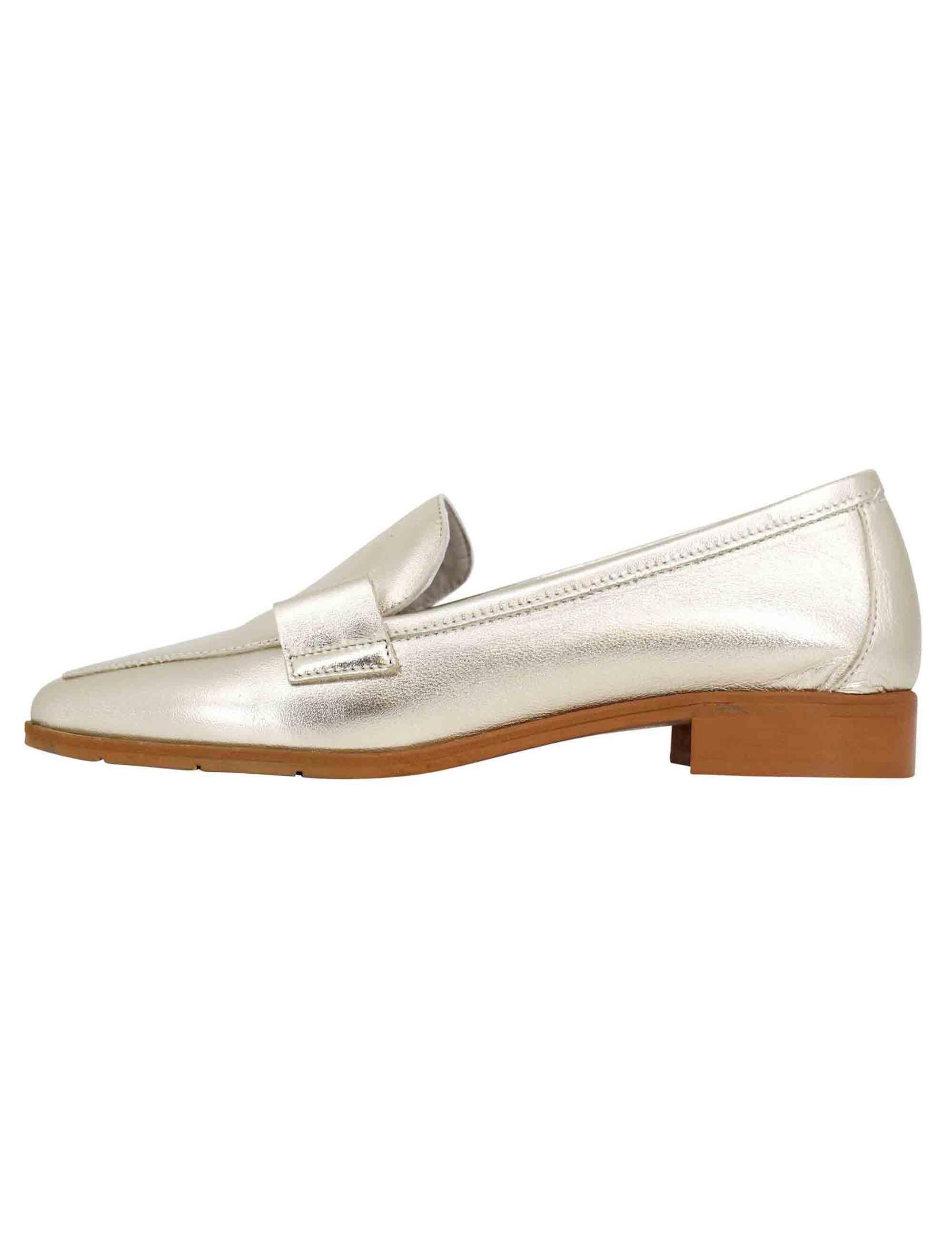 Mocassini donna in pelle laminata platino con suola in gomma SPE20 600 Spatarella 