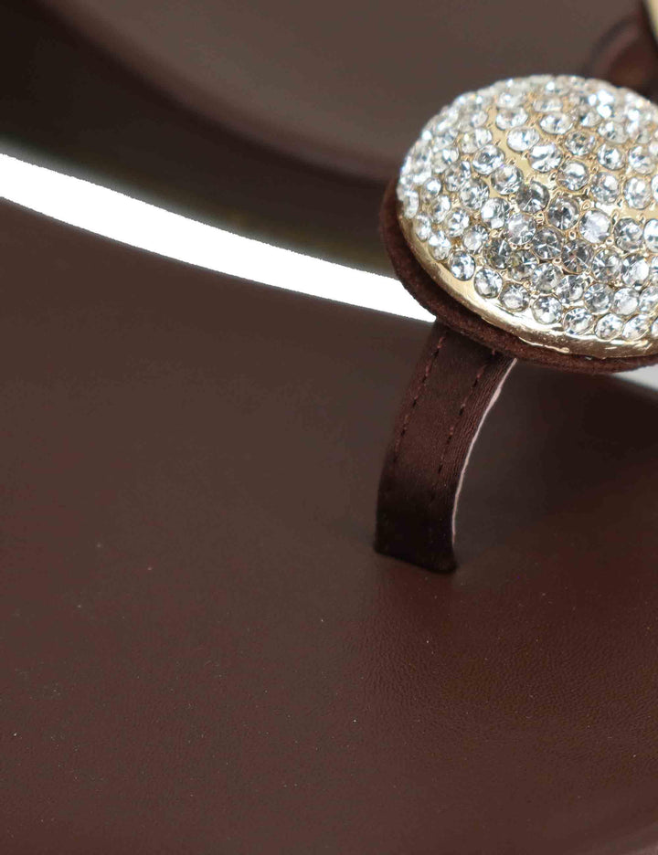 Sandali donna infradito in pelle marrone con pietra gioiello e fubbett basso Balne 880Z80HG 90-MARRON Bibi Lou 