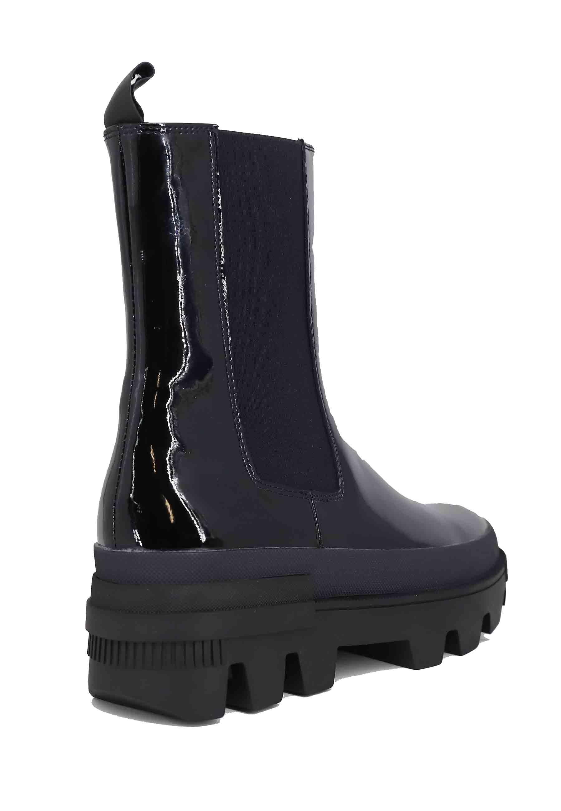 Stivaletti donna in vernice nera con fondo carrarmato Violet 830T10VK 001 Bibi Lou 