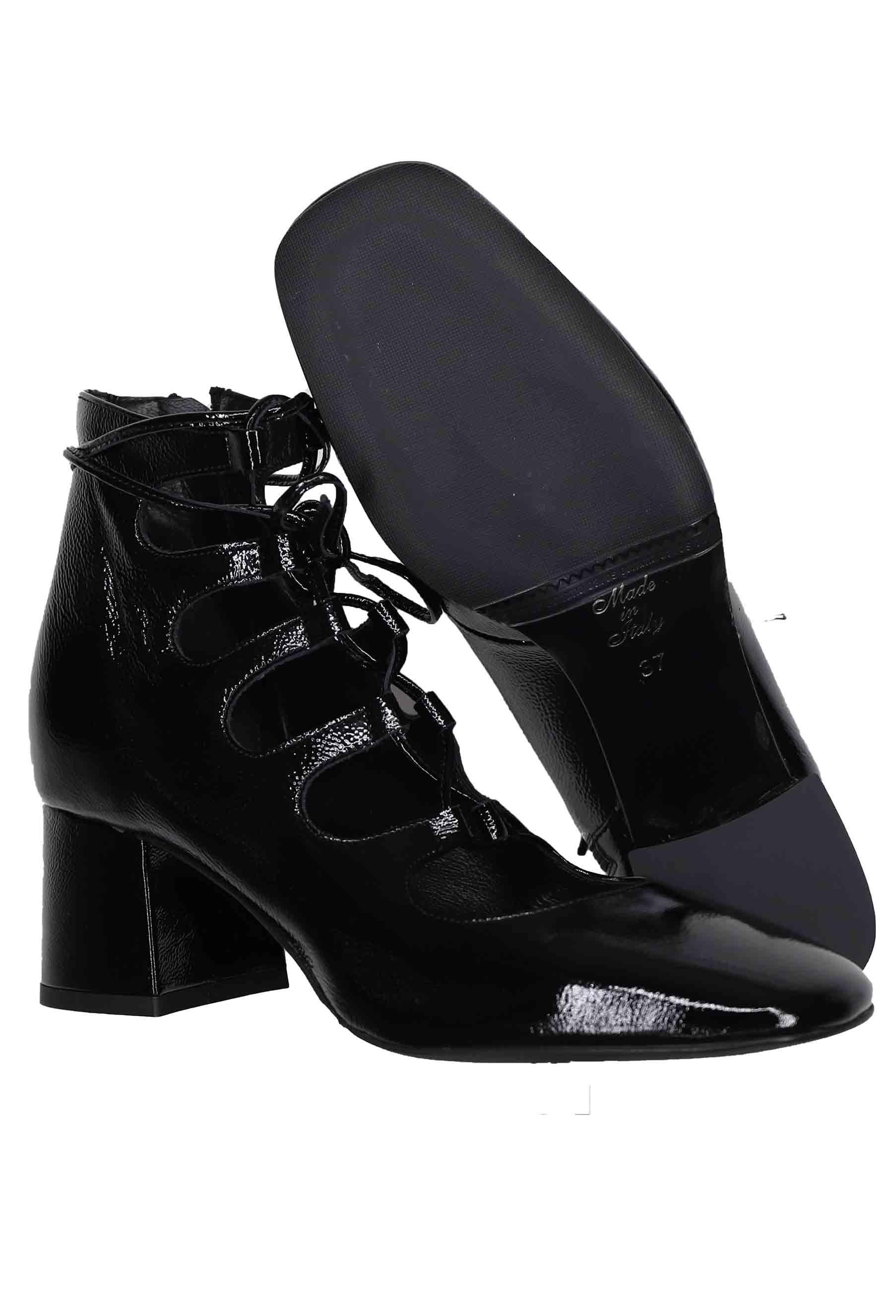 Decollete donna in vernice nera con lacci lunghi MIRA 12 001 Tattoo 