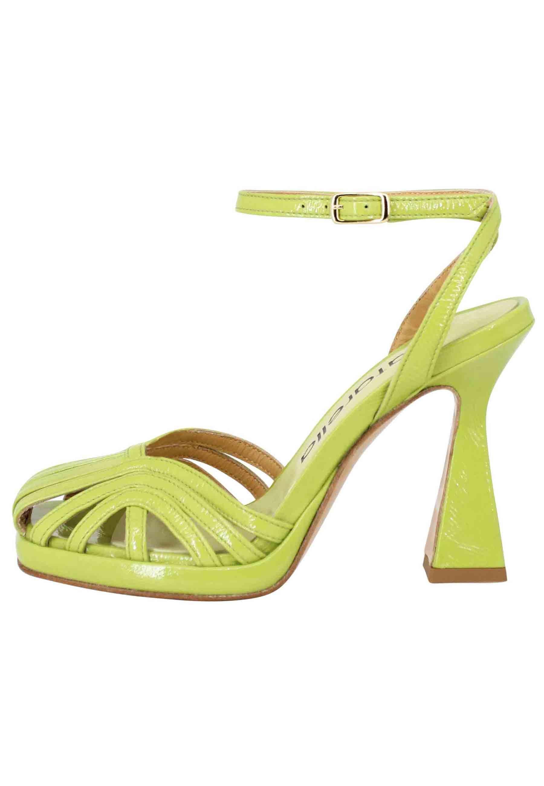 Sandali donna in naplack verde acido con cinturino alla caviglia tacco alto e plateau SP658 005 Spatarella 