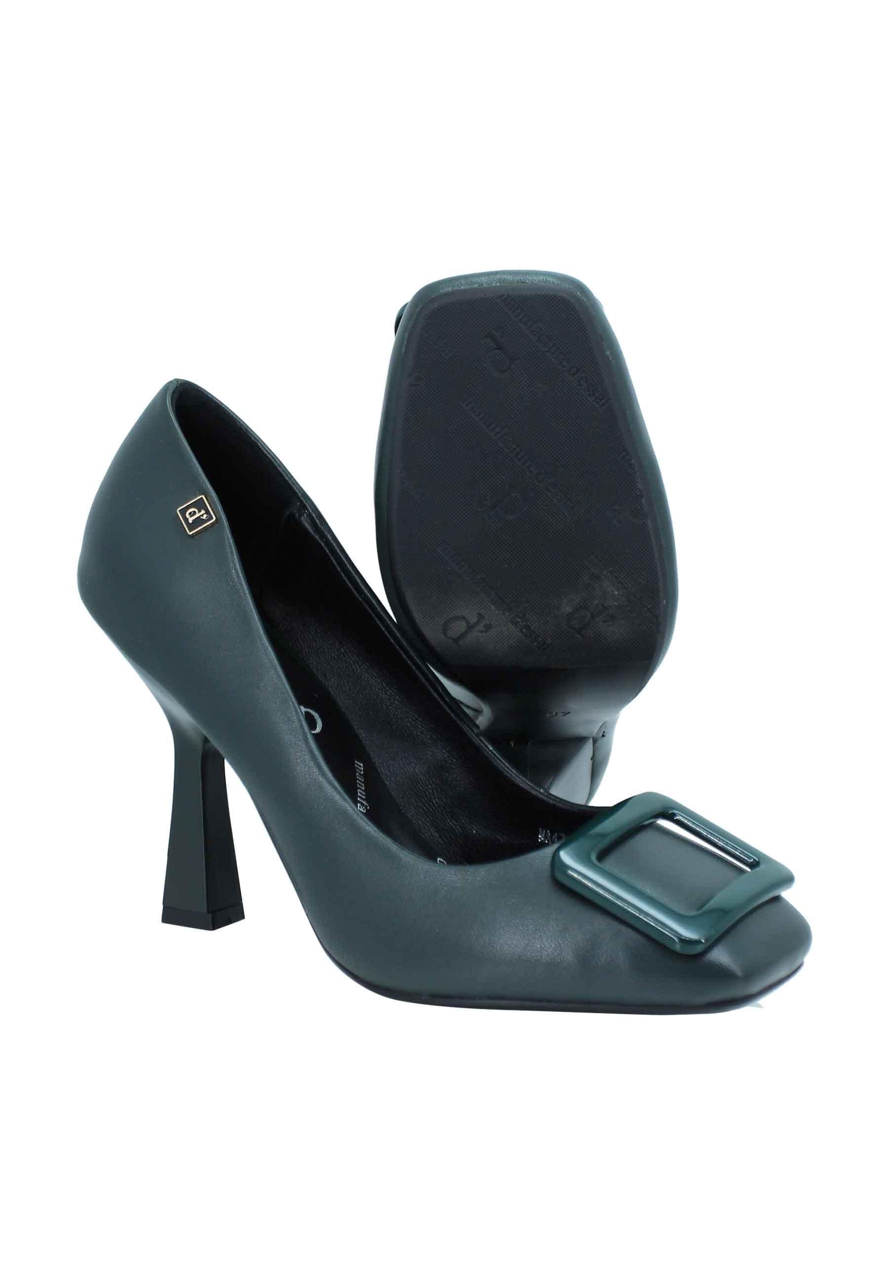 Decollete donna in pelle verde punta quadra e accessorio in tinta MA47 005 Manufacture D'Essai 