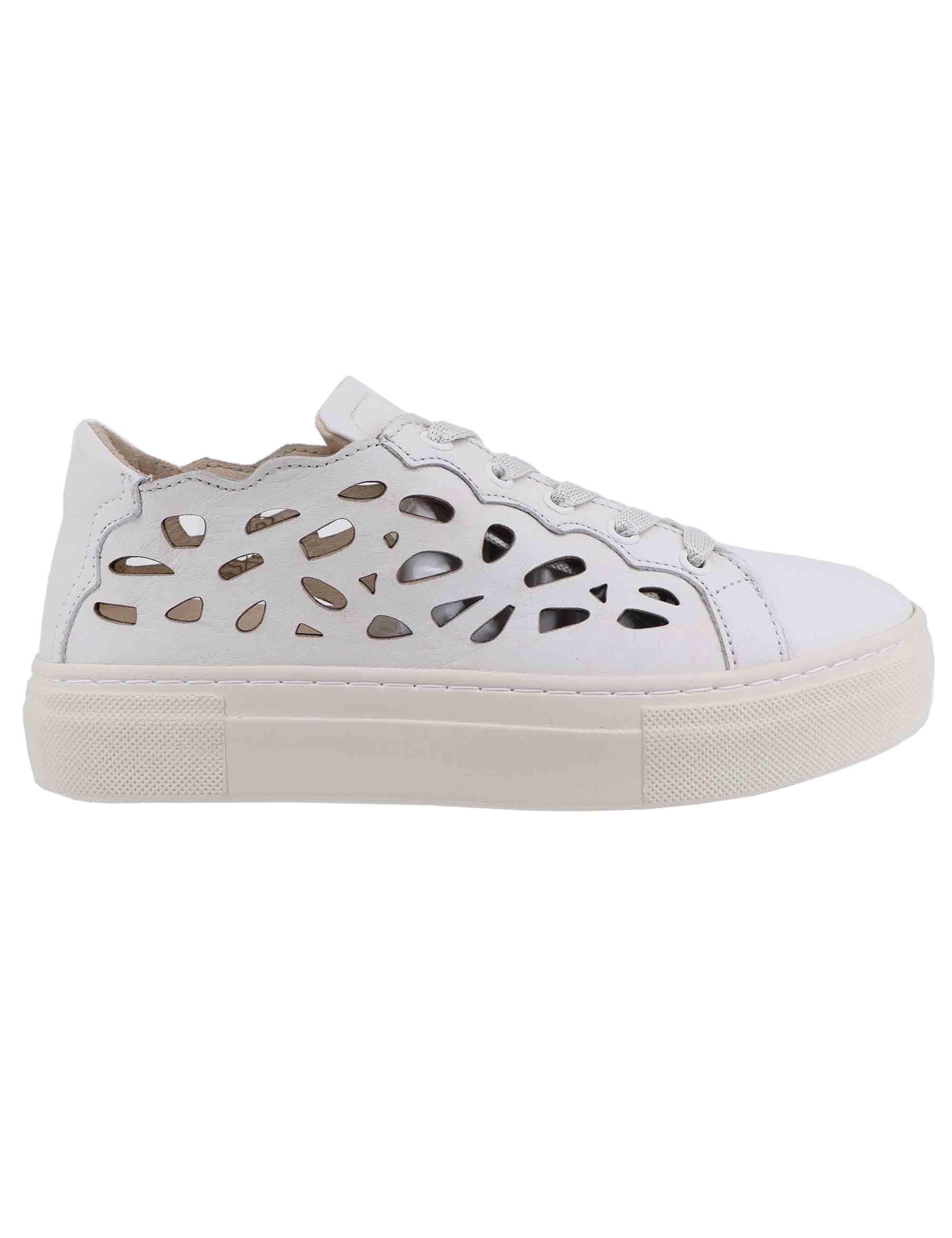 Sneakers donna in pelle laserata bianca SP5714 001 Spatarella 