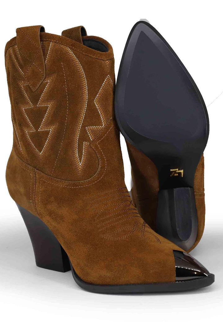 Stivaletti texani donna in camoscio cuoio con cuciture in contrasto e puntale in acciaio Gambels 293T60BK 014 Lola Cruz 