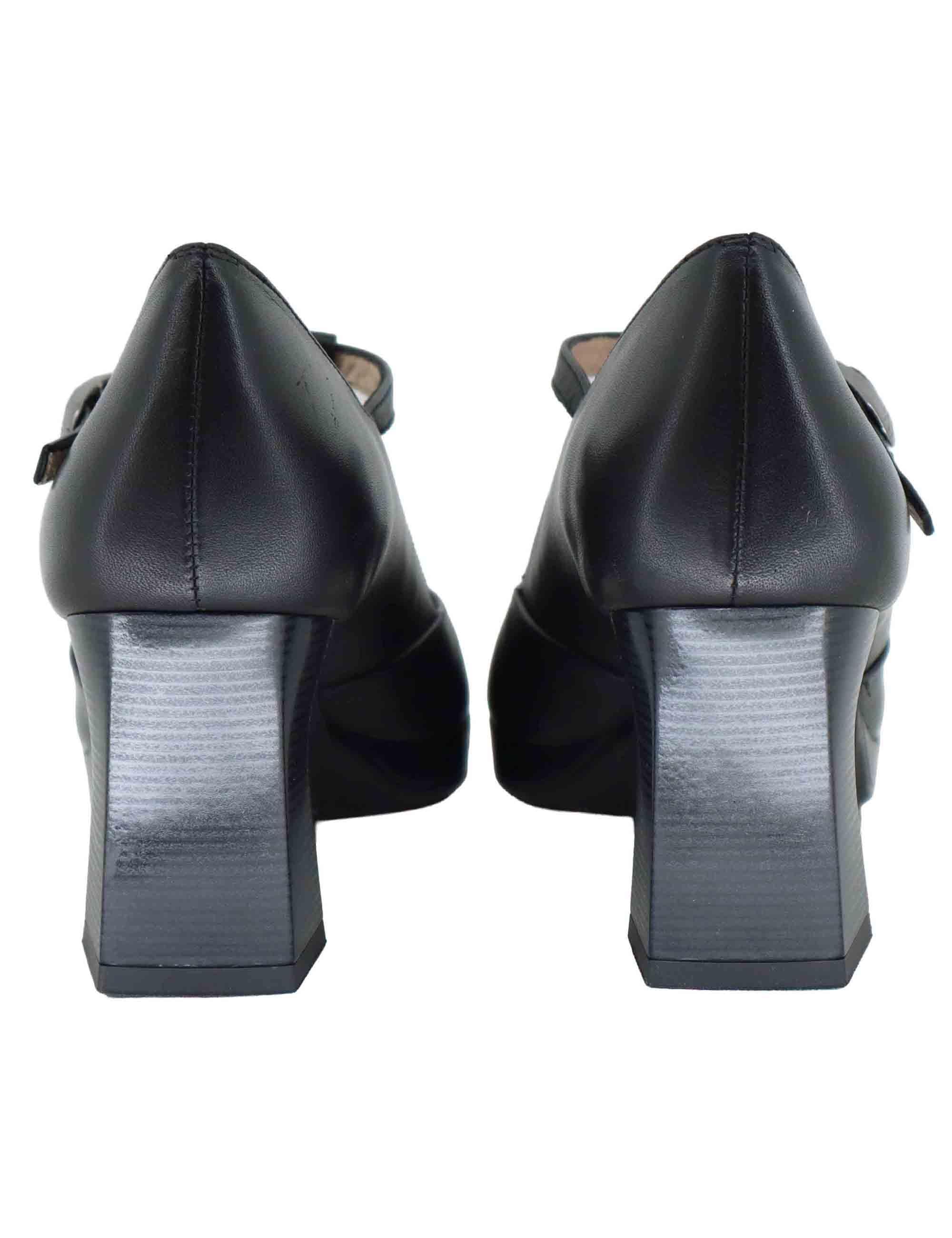 Decollete donna in pelle nera con cinturino regolabile HI254342 C004 Hispanitas 