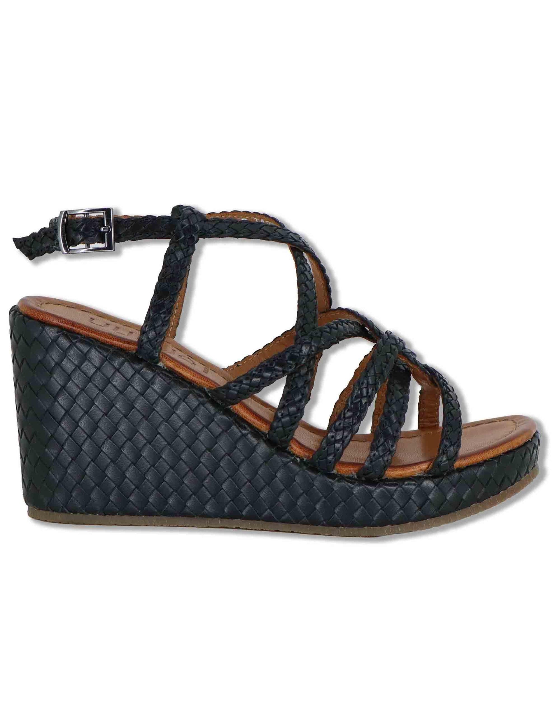 Sandali donna in pelle intrecciata nera con zeppa alta WD319R29 500007 Vueva 